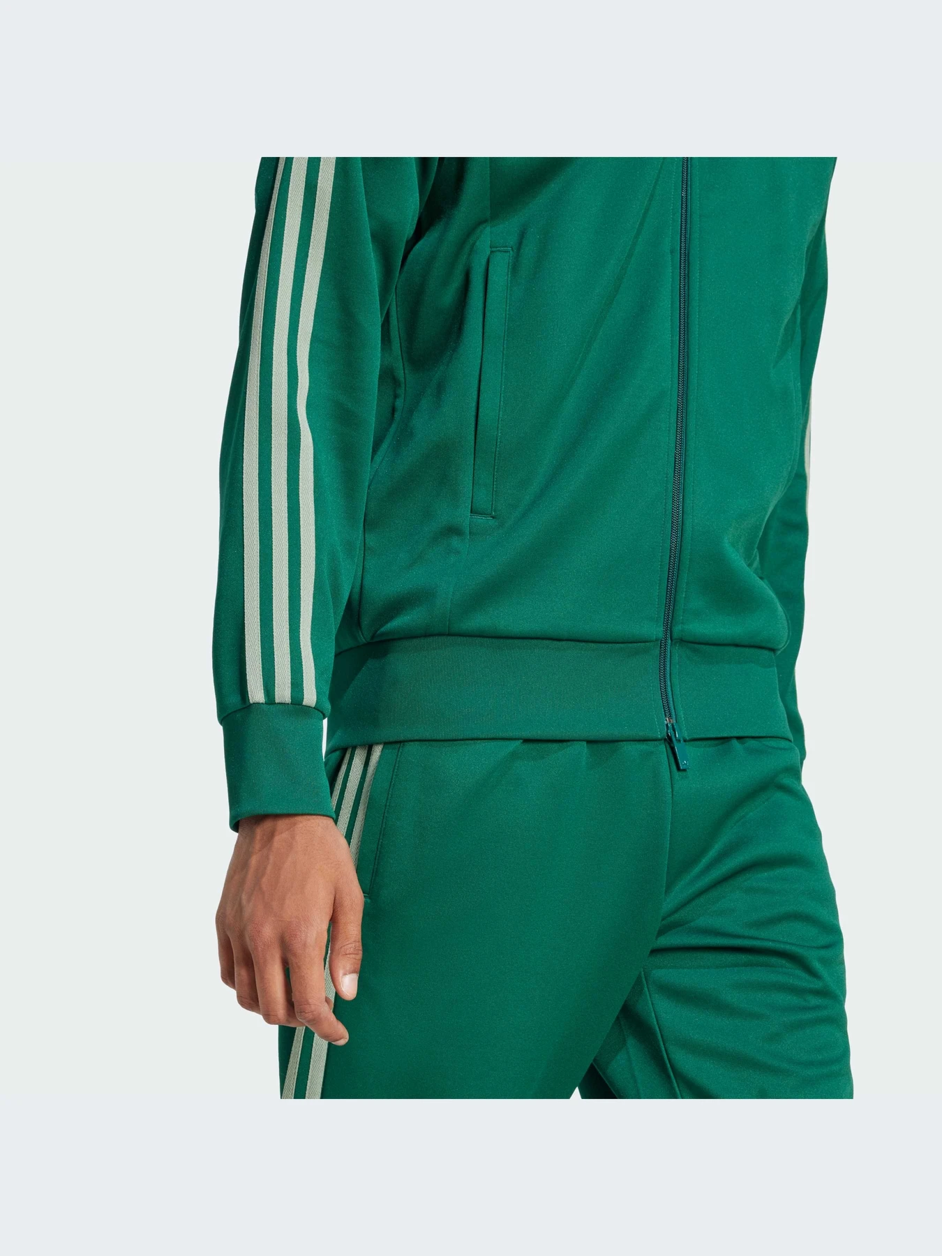 Худи и свитшоты Adidas модель JC9922-KZ Худи и свитшоты Adidas модель JC9922-KZ Фото