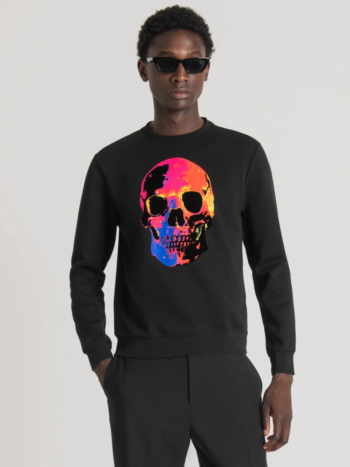 Худи и свитшоты Antony Morato модель MMFL00951-FA150168-9000 Фото