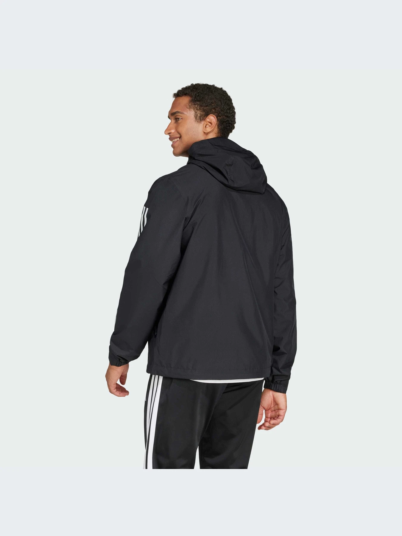 Куртки и дубленки Adidas модель JD1043-KZ Куртки и дубленки Adidas модель JD1043-KZ Фото