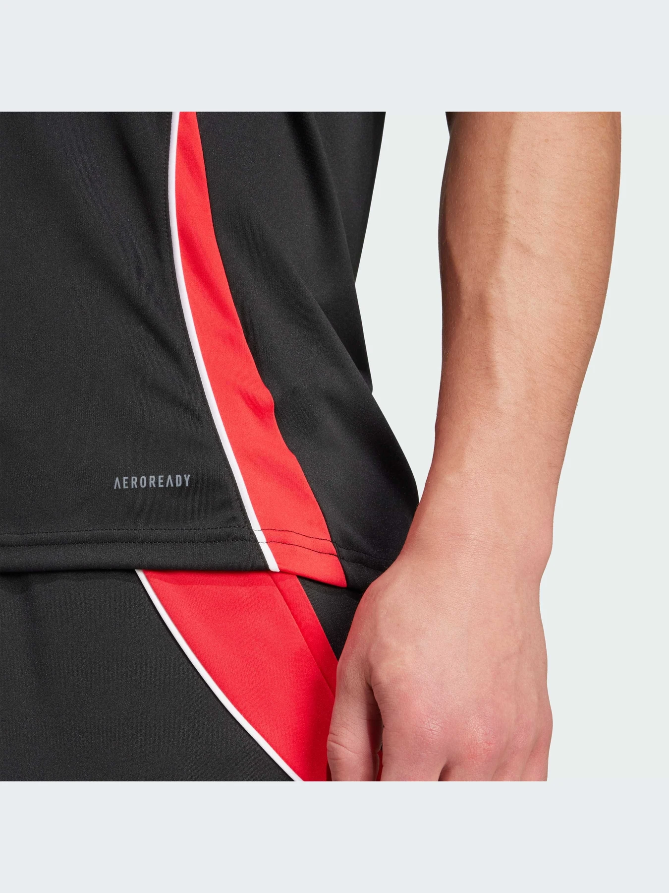 Футболки и поло Adidas Tiro модель JP2494-KZ Футболки и поло Adidas Tiro модель JP2494-KZ Фото