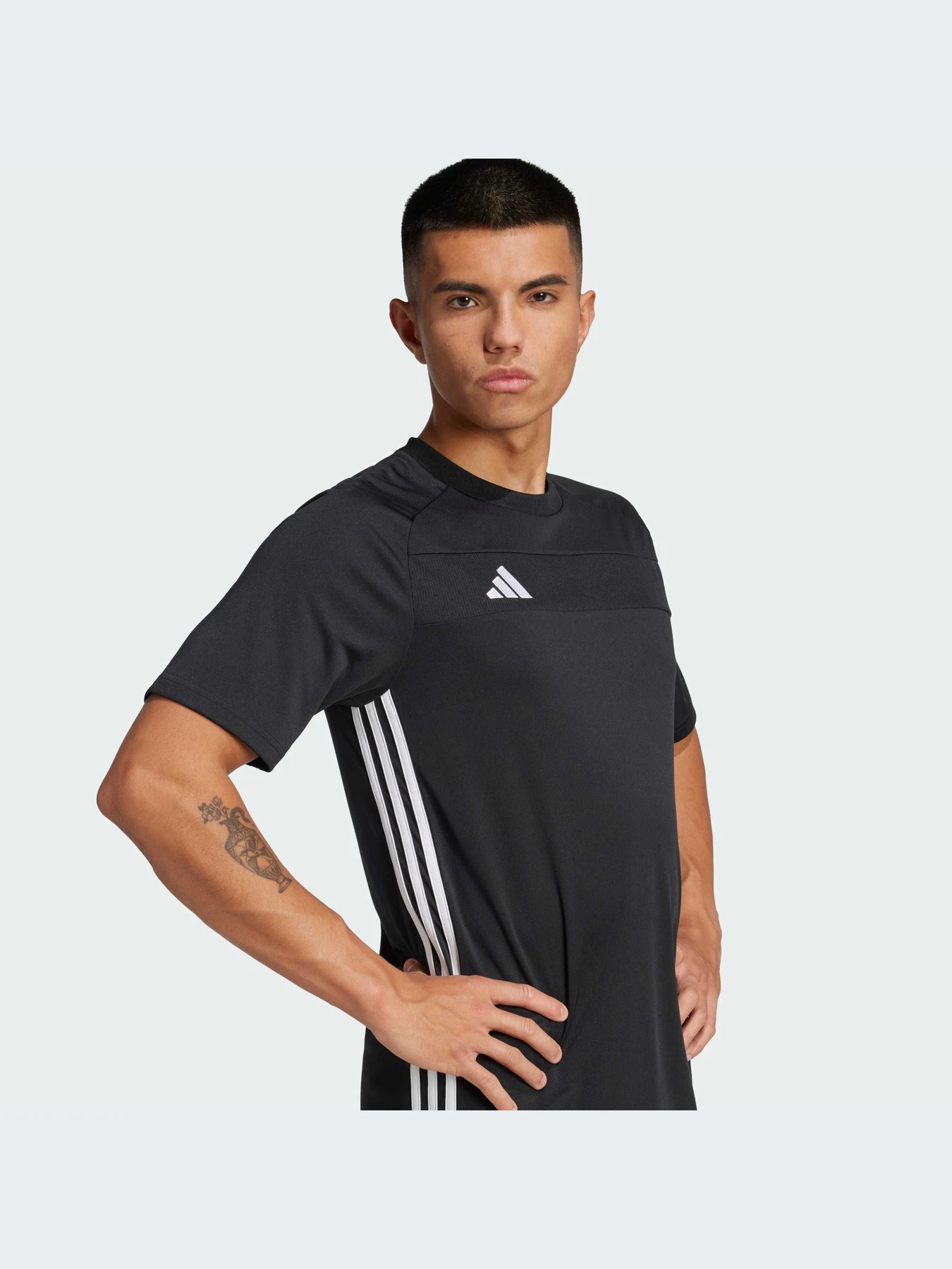 Футболки и поло Adidas Tiro модель JD0446-KZ Футболки и поло Adidas Tiro модель JD0446-KZ Фото