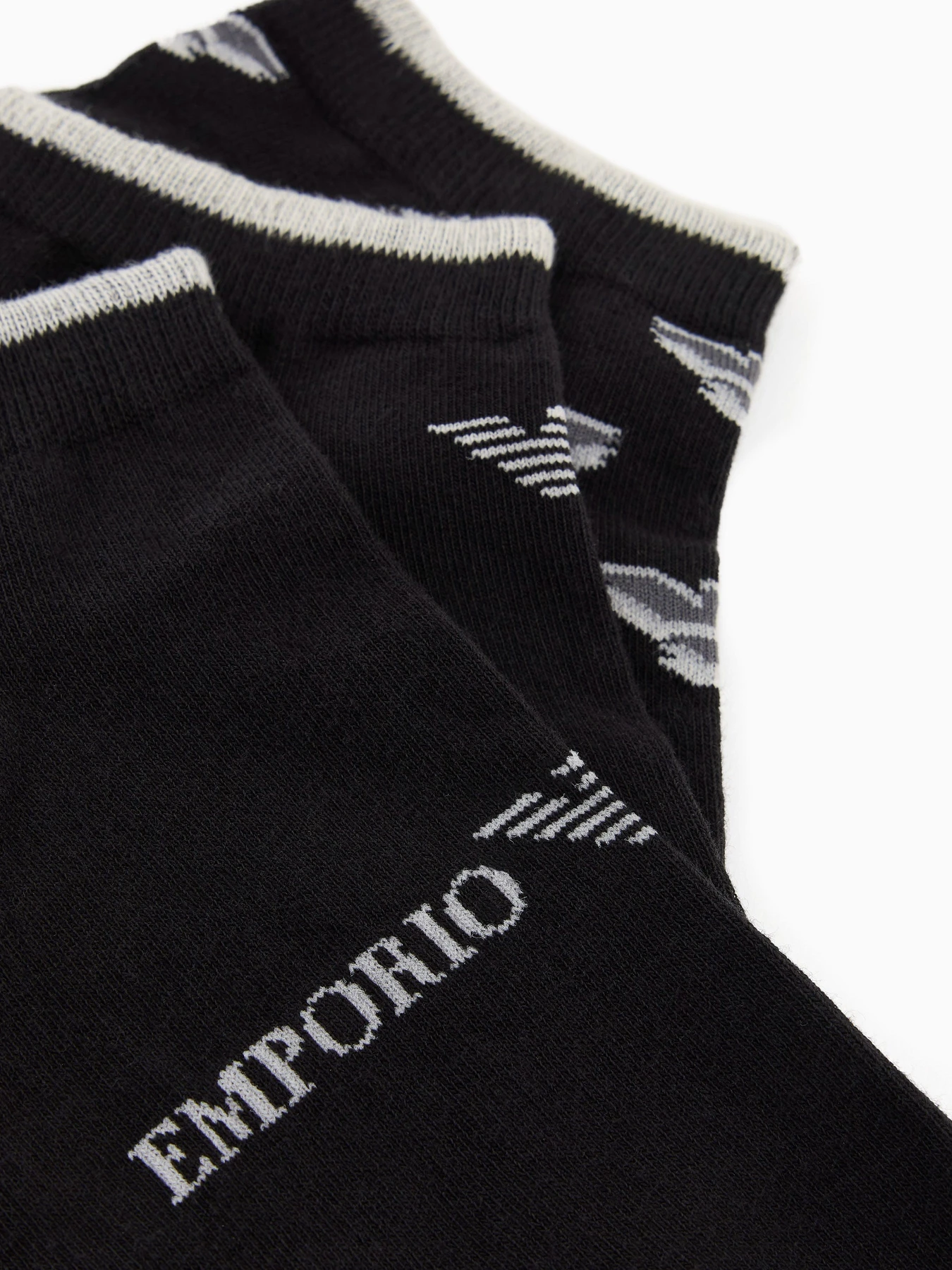 Носки и гольфы Emporio Armani модель EM000549-AF13202-MC116 Носки и гольфы Emporio Armani модель EM000549-AF13202-MC116 Фото