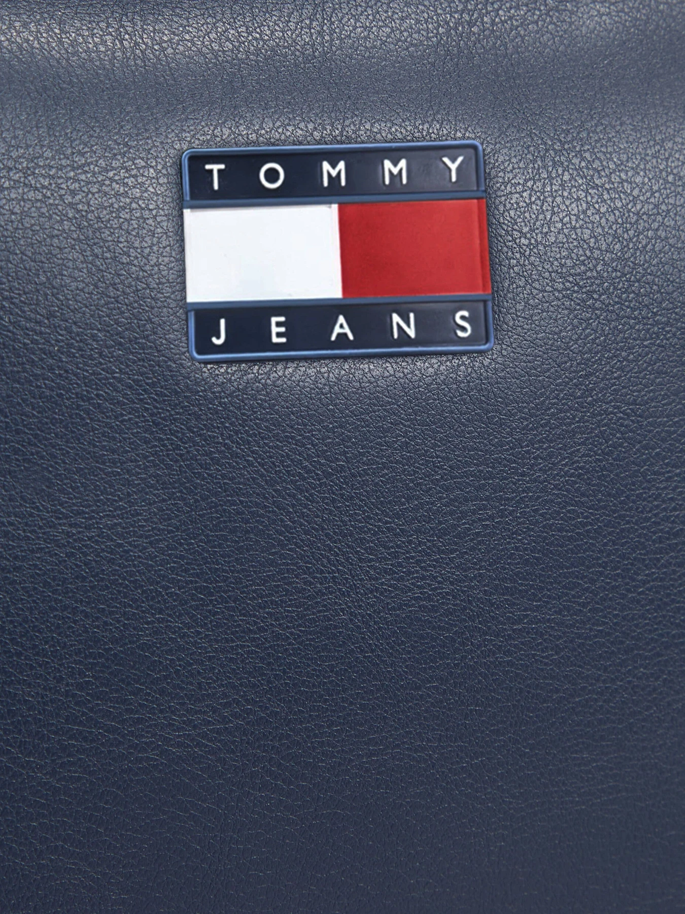 Сумки Tommy Hilfiger модель AW0AW16964-C1G Сумки Tommy Hilfiger модель AW0AW16964-C1G Фото