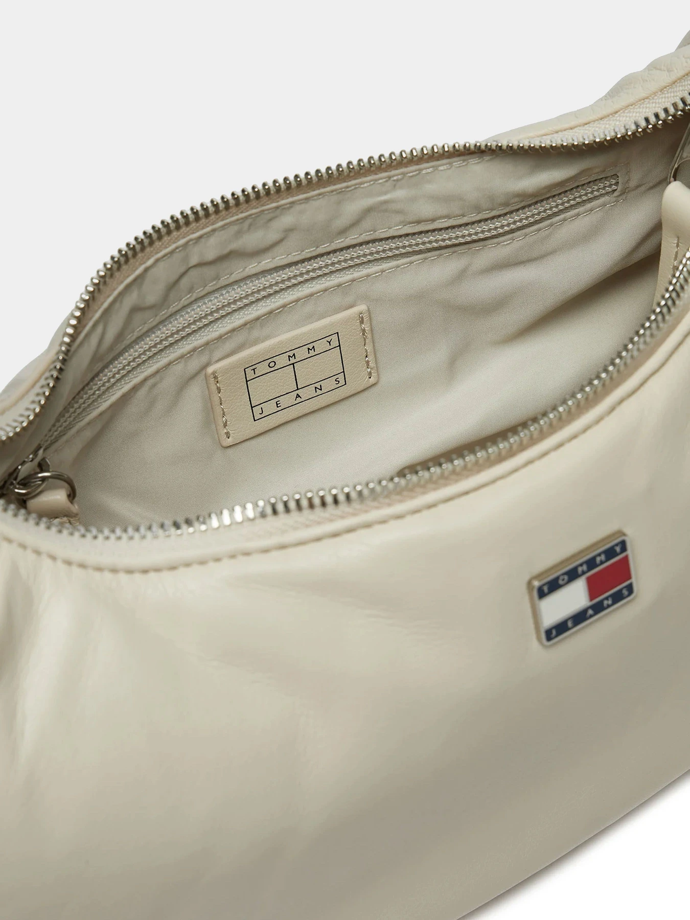 Сумки Tommy Hilfiger модель AW0AW16977-ACG Сумки Tommy Hilfiger модель AW0AW16977-ACG Фото