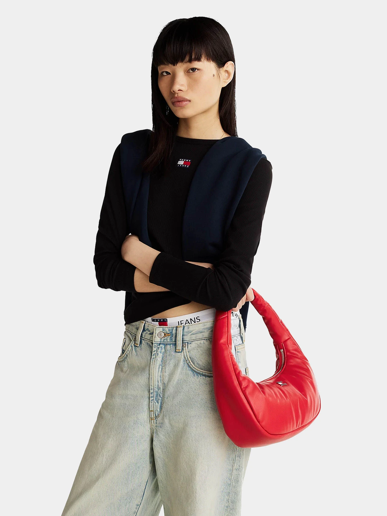 Сумки Tommy Hilfiger модель AW0AW16977-XME Сумки Tommy Hilfiger модель AW0AW16977-XME Фото