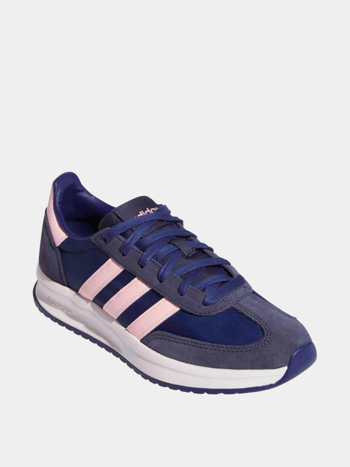 Кроссовки Adidas модель IH8601 Кроссовки Adidas модель IH8601 Фото