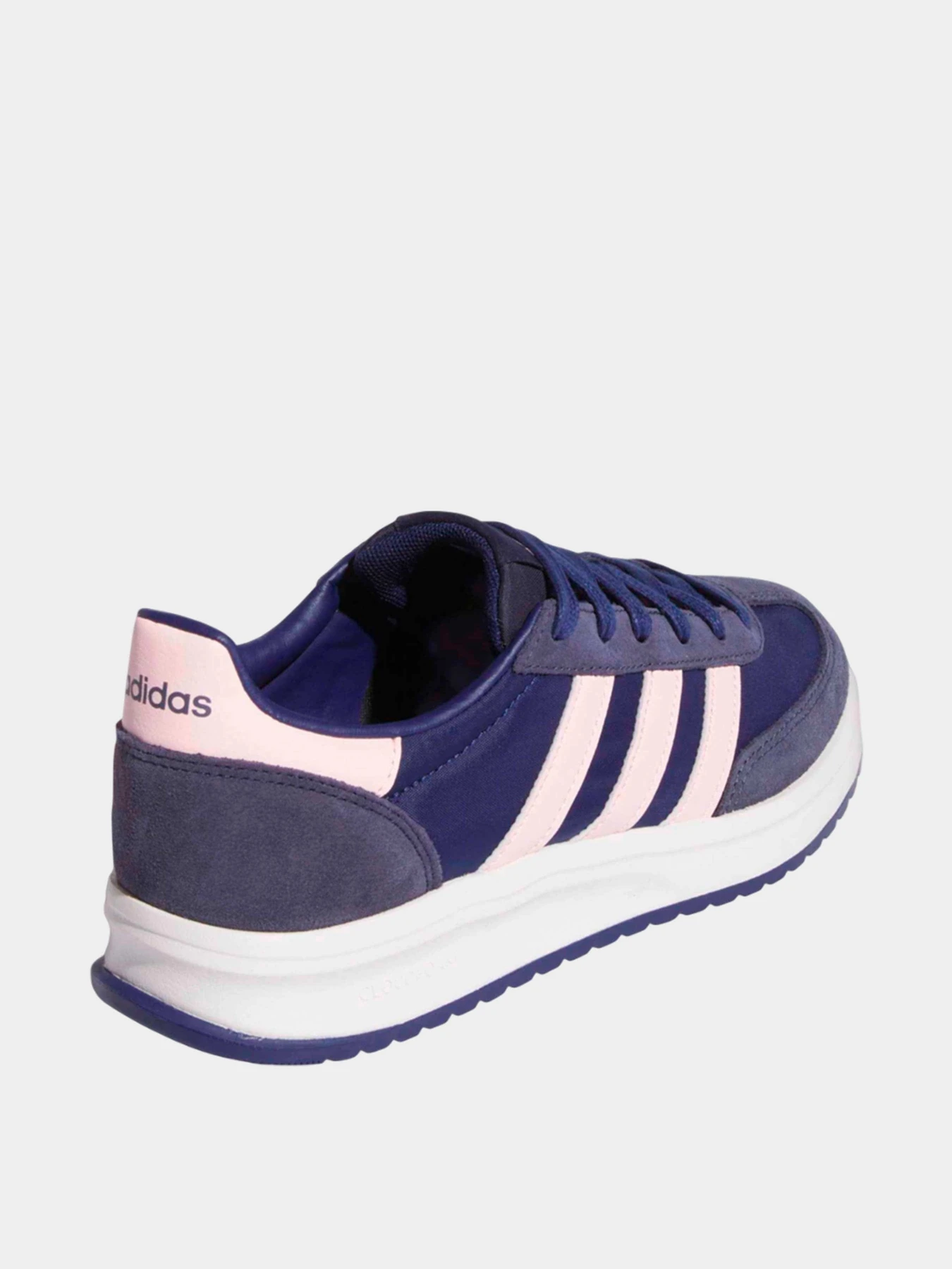Кроссовки Adidas модель IH8601 Кроссовки Adidas модель IH8601 Фото