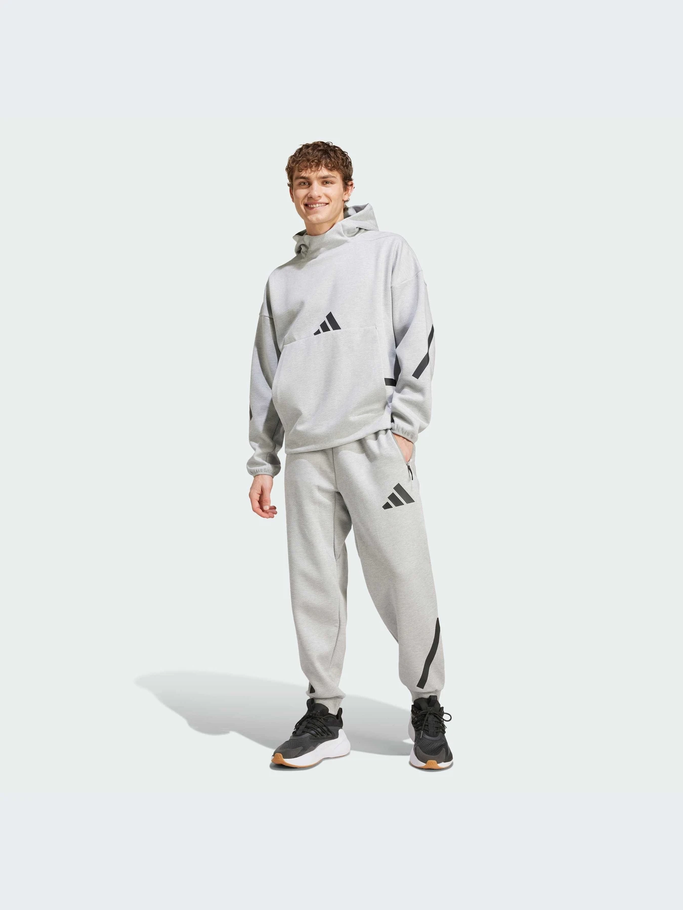 Худи и свитшоты Adidas ZNE модель JE3070-KZ Худи и свитшоты Adidas ZNE модель JE3070-KZ Фото