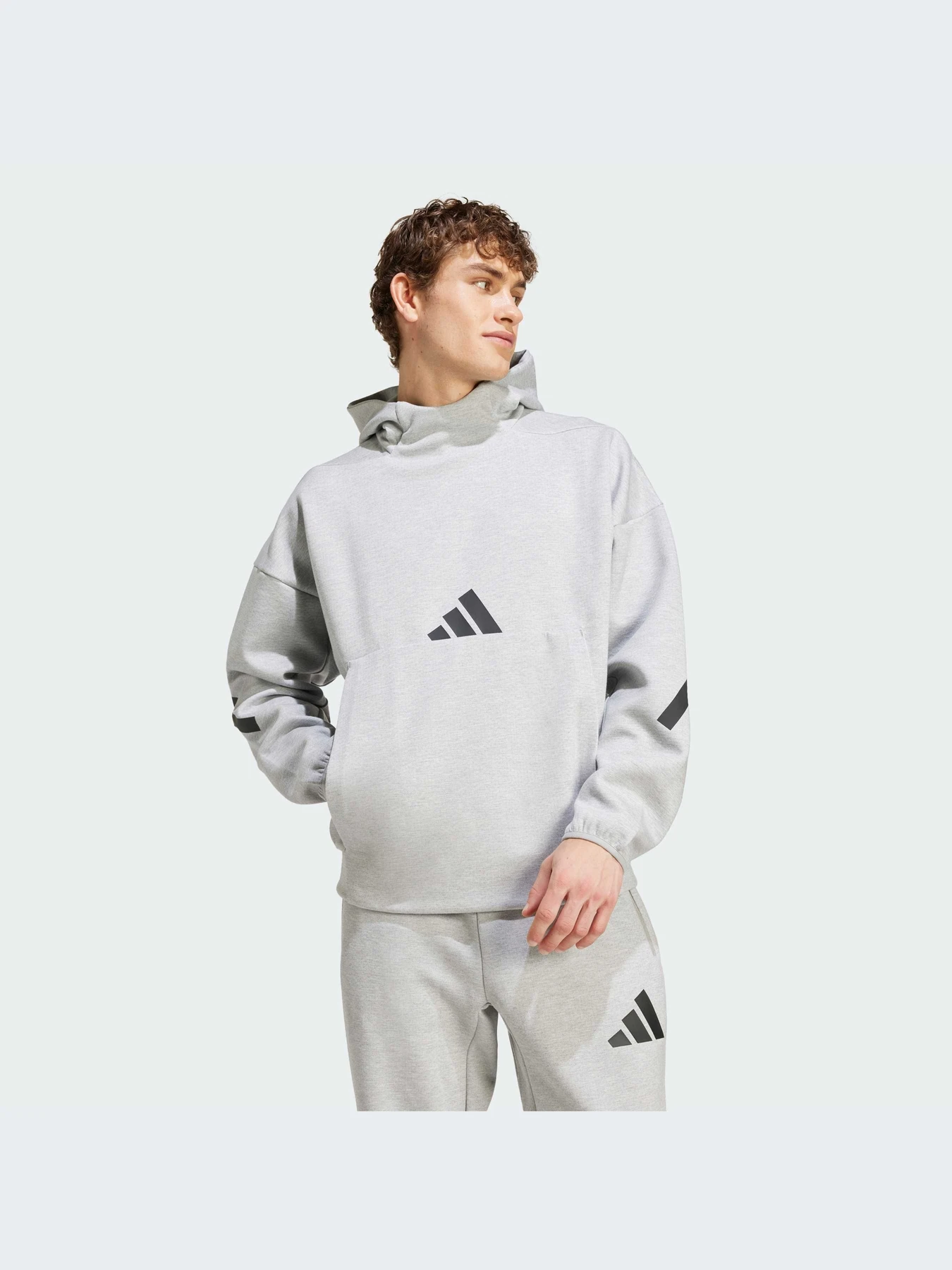 Худи и свитшоты Adidas ZNE модель JE3070-KZ Худи и свитшоты Adidas ZNE модель JE3070-KZ Фото
