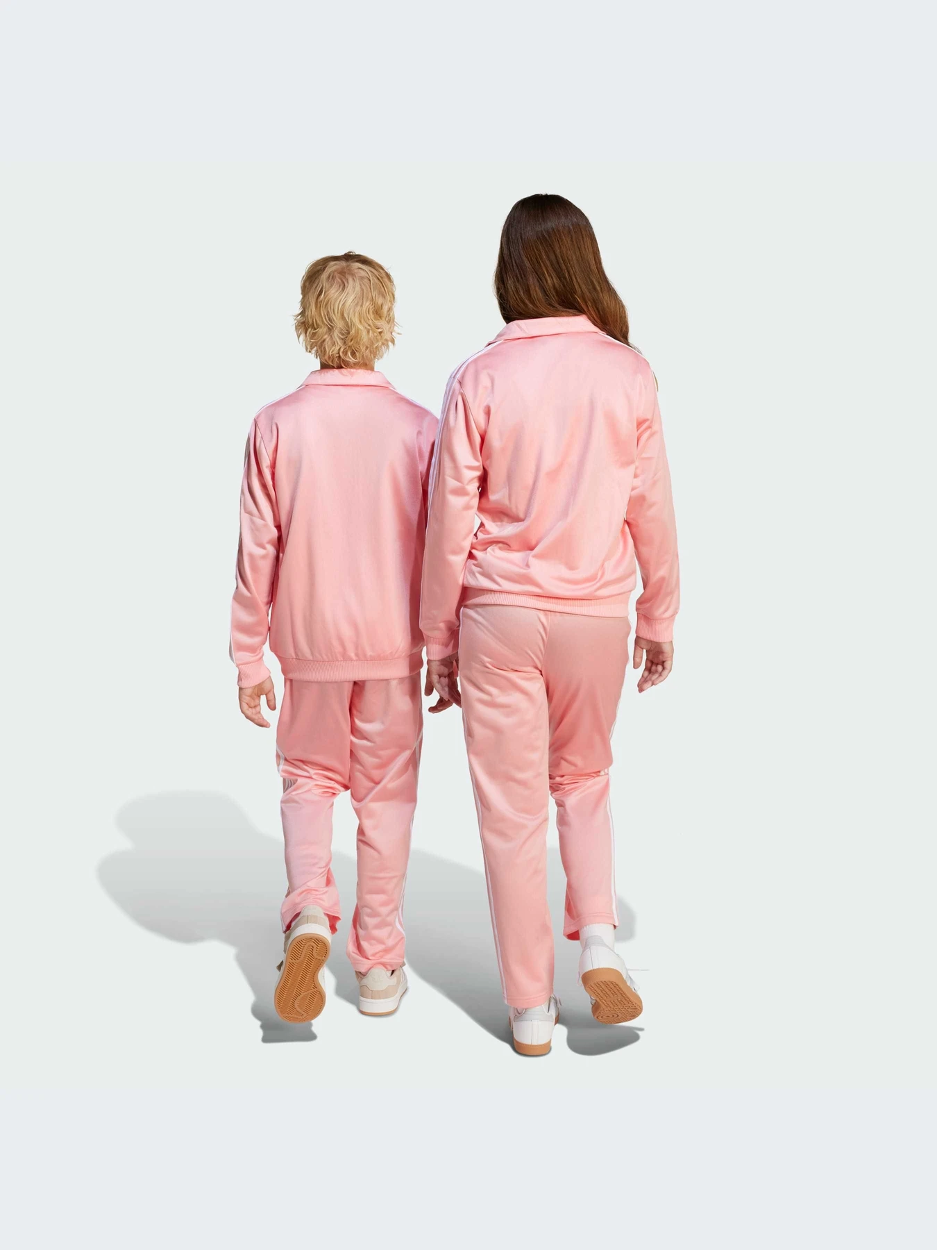 Брюки Adidas Adicolor модель JD1634-KZ Брюки Adidas Adicolor модель JD1634-KZ Фото