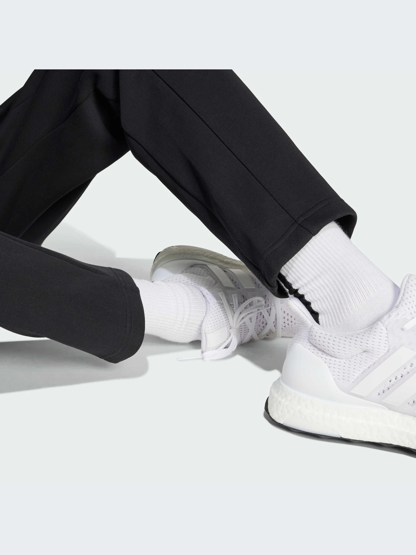 Брюки Adidas Icons модель JD4910-KZ Брюки Adidas Icons модель JD4910-KZ Фото