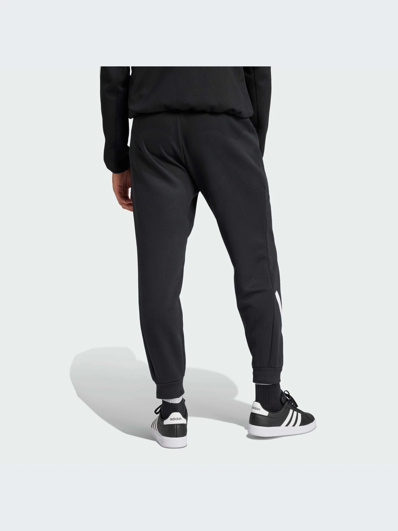 Брюки Adidas ZNE модель JD5983-KZ Брюки Adidas ZNE модель JD5983-KZ Фото