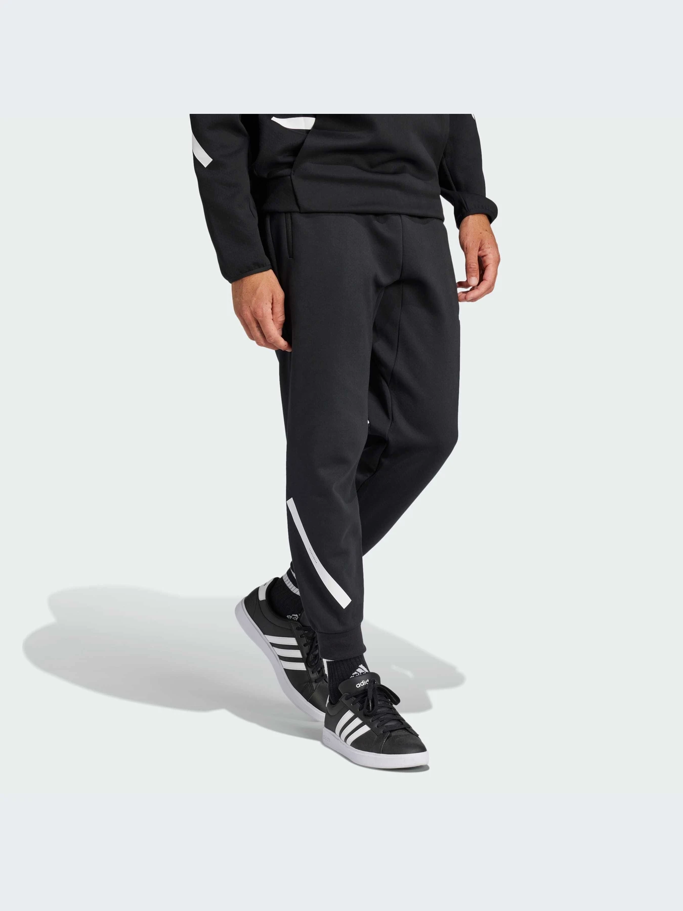 Брюки Adidas ZNE модель JD5983-KZ Брюки Adidas ZNE модель JD5983-KZ Фото