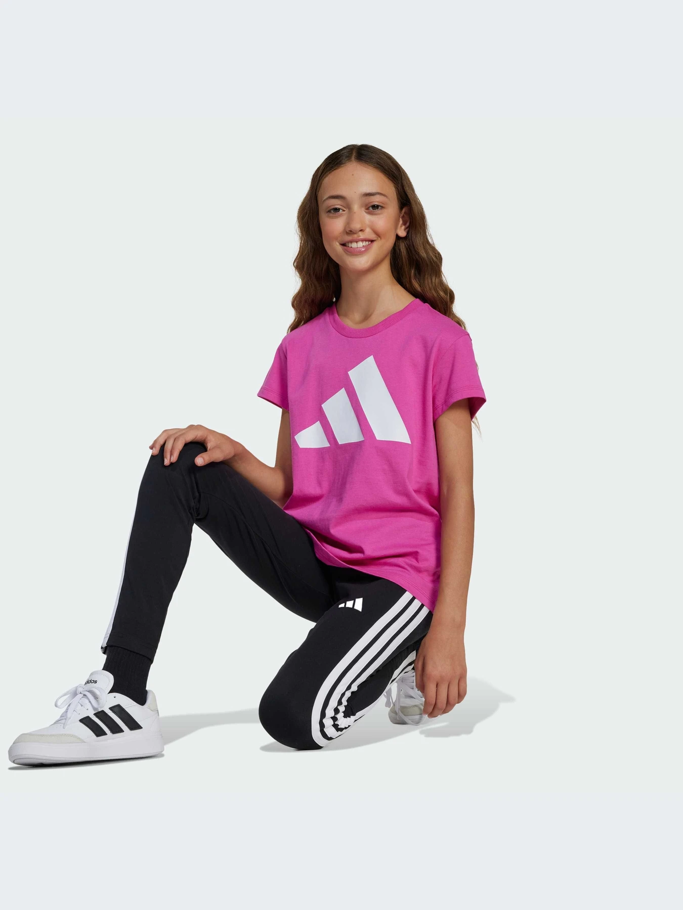Брюки Adidas Adidas Essentials модель JD6473-KZ Брюки Adidas Adidas Essentials модель JD6473-KZ Фото