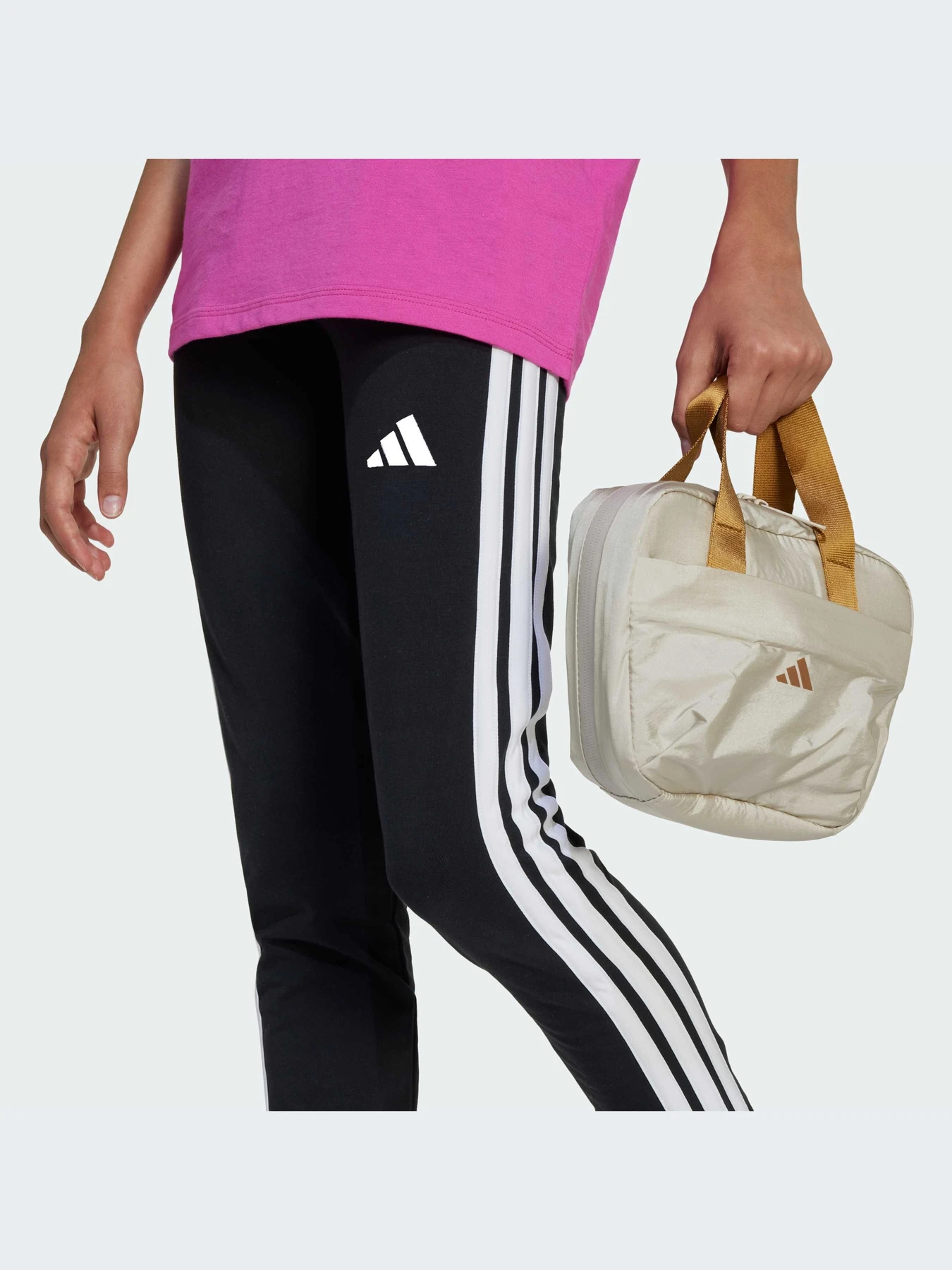 Брюки Adidas Adidas Essentials модель JD6473-KZ Брюки Adidas Adidas Essentials модель JD6473-KZ Фото