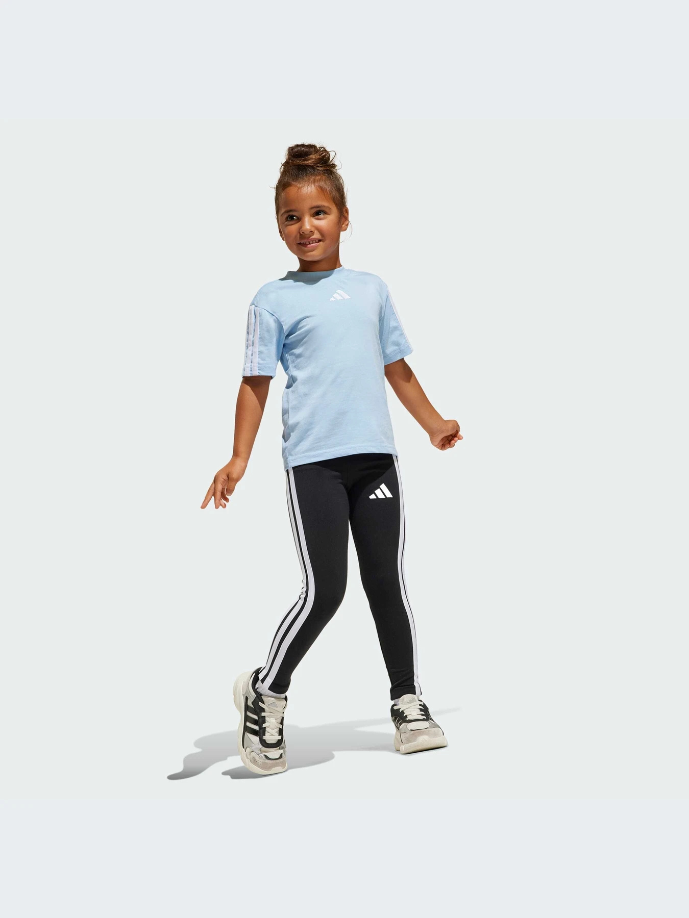 Брюки Adidas Adidas Essentials модель JE0313-KZ Брюки Adidas Adidas Essentials модель JE0313-KZ Фото