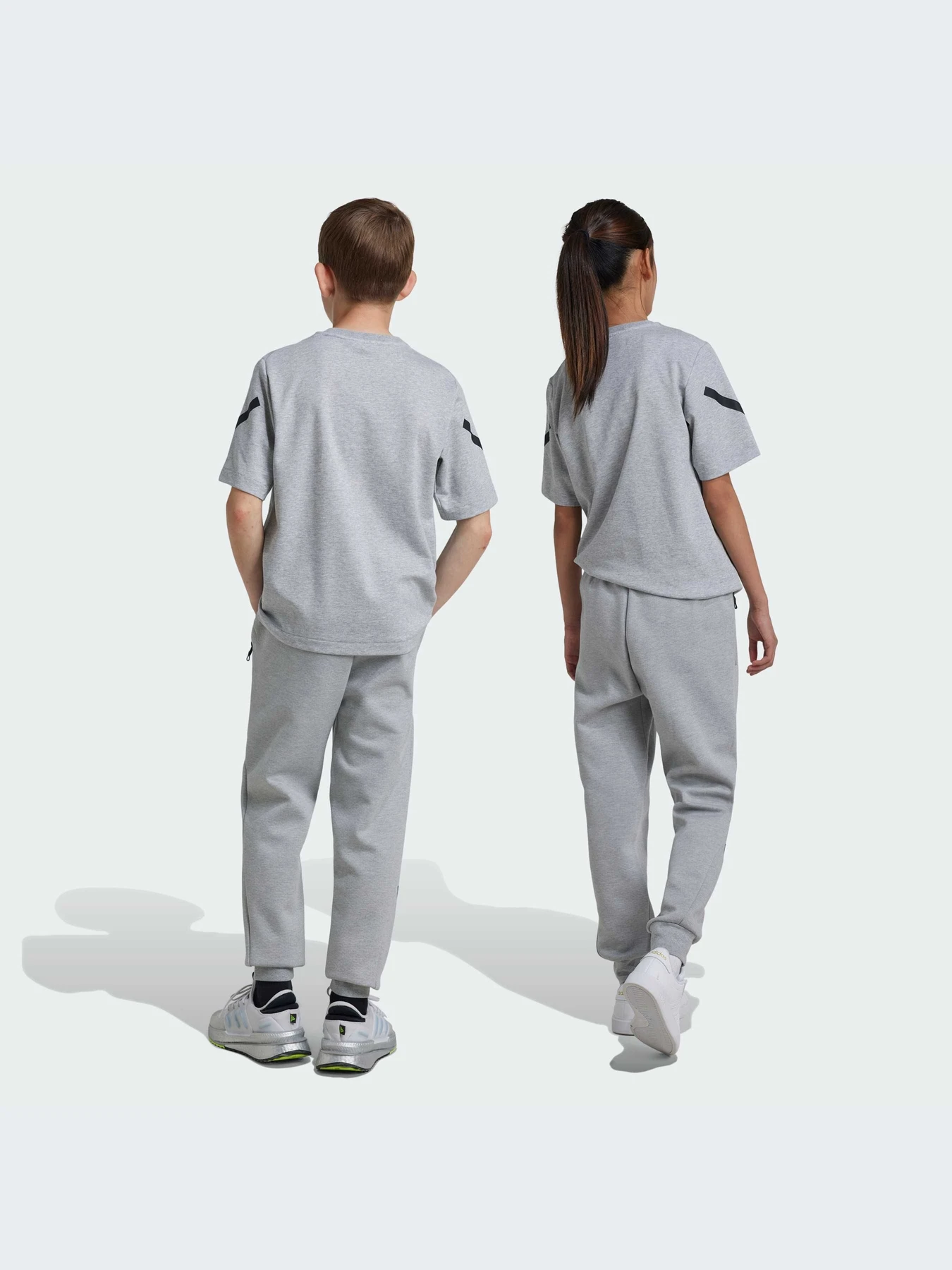 Брюки Adidas ZNE модель JI7543-KZ Брюки Adidas ZNE модель JI7543-KZ Фото