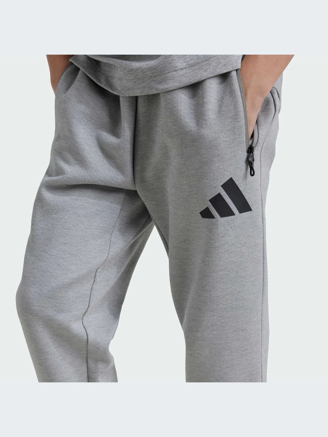 Брюки Adidas ZNE модель JI7543-KZ Брюки Adidas ZNE модель JI7543-KZ Фото