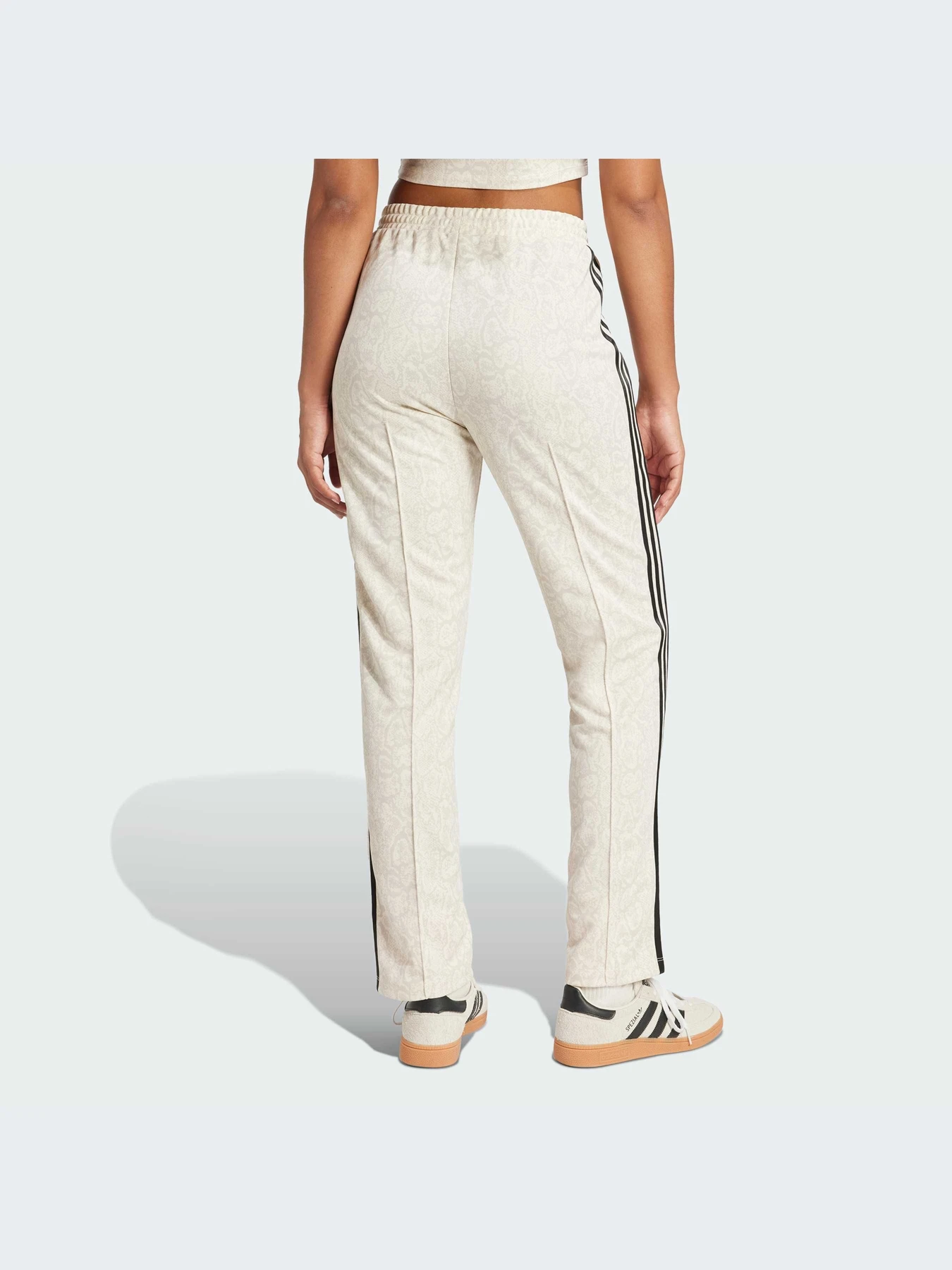 Повседневные штаны Adidas Graphics модель JI8406-KZ Повседневные штаны Adidas Graphics модель JI8406-KZ Фото