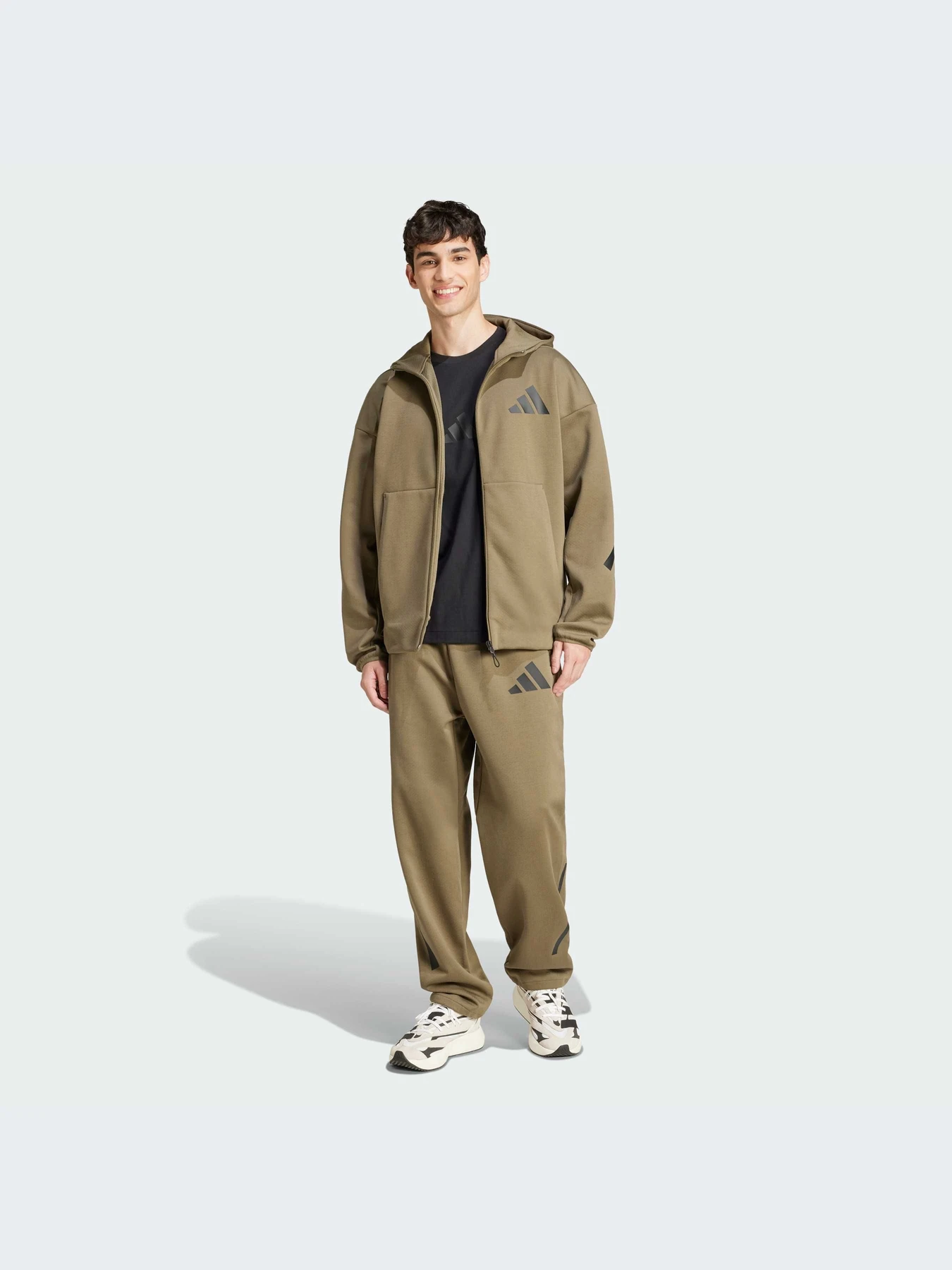 Худи и свитшоты Adidas ZNE модель JD2910-KZ Худи и свитшоты Adidas ZNE модель JD2910-KZ Фото