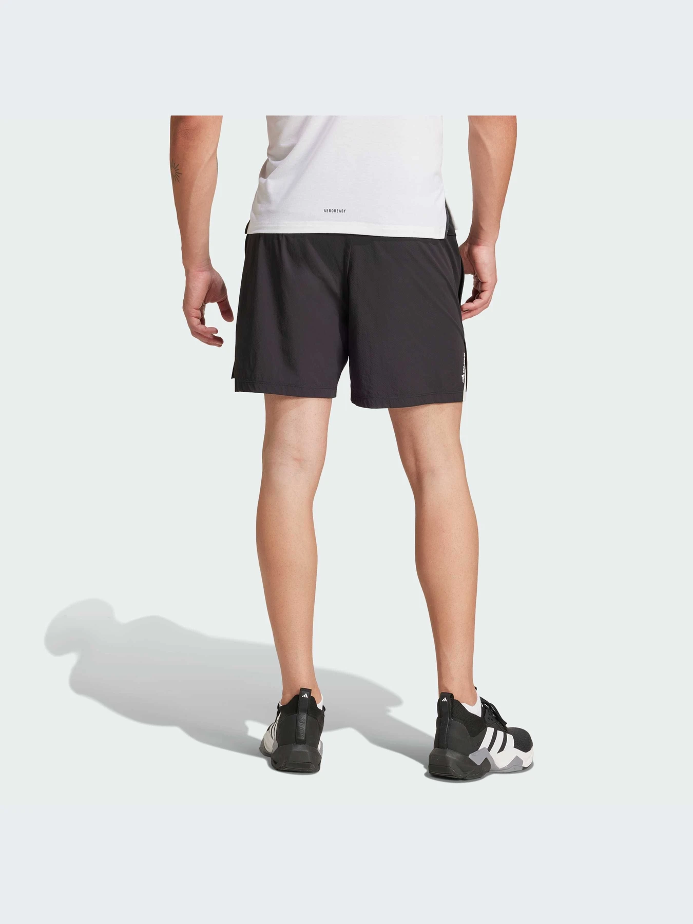 Шорты Adidas модель JE8245-KZ Шорты Adidas модель JE8245-KZ Фото