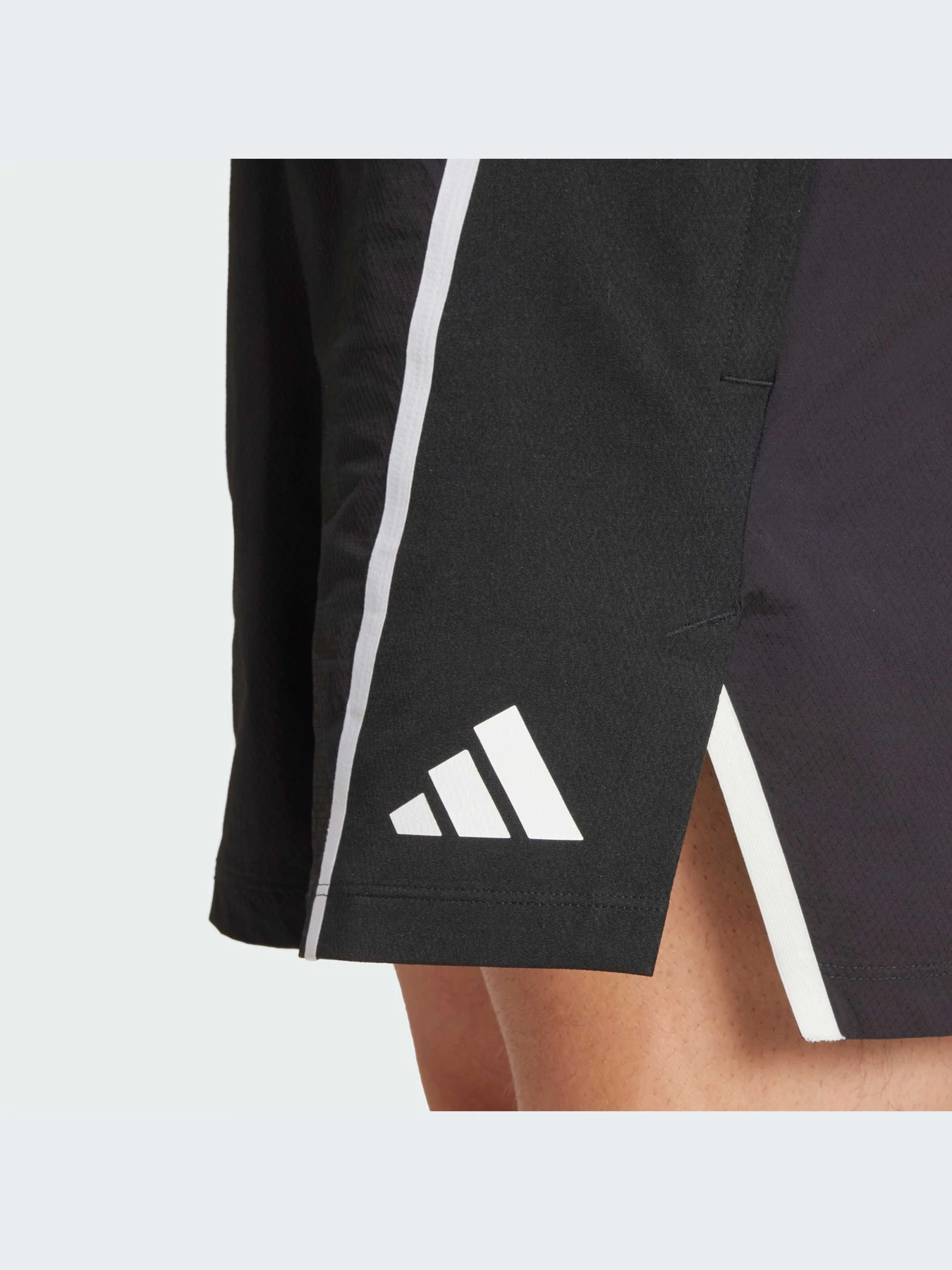 Шорты Adidas модель JE8245-KZ Шорты Adidas модель JE8245-KZ Фото