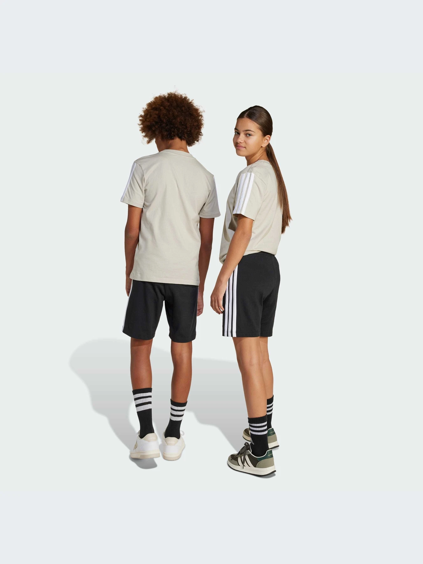 Шорты Adidas модель JE0310-KZ Шорты Adidas модель JE0310-KZ Фото