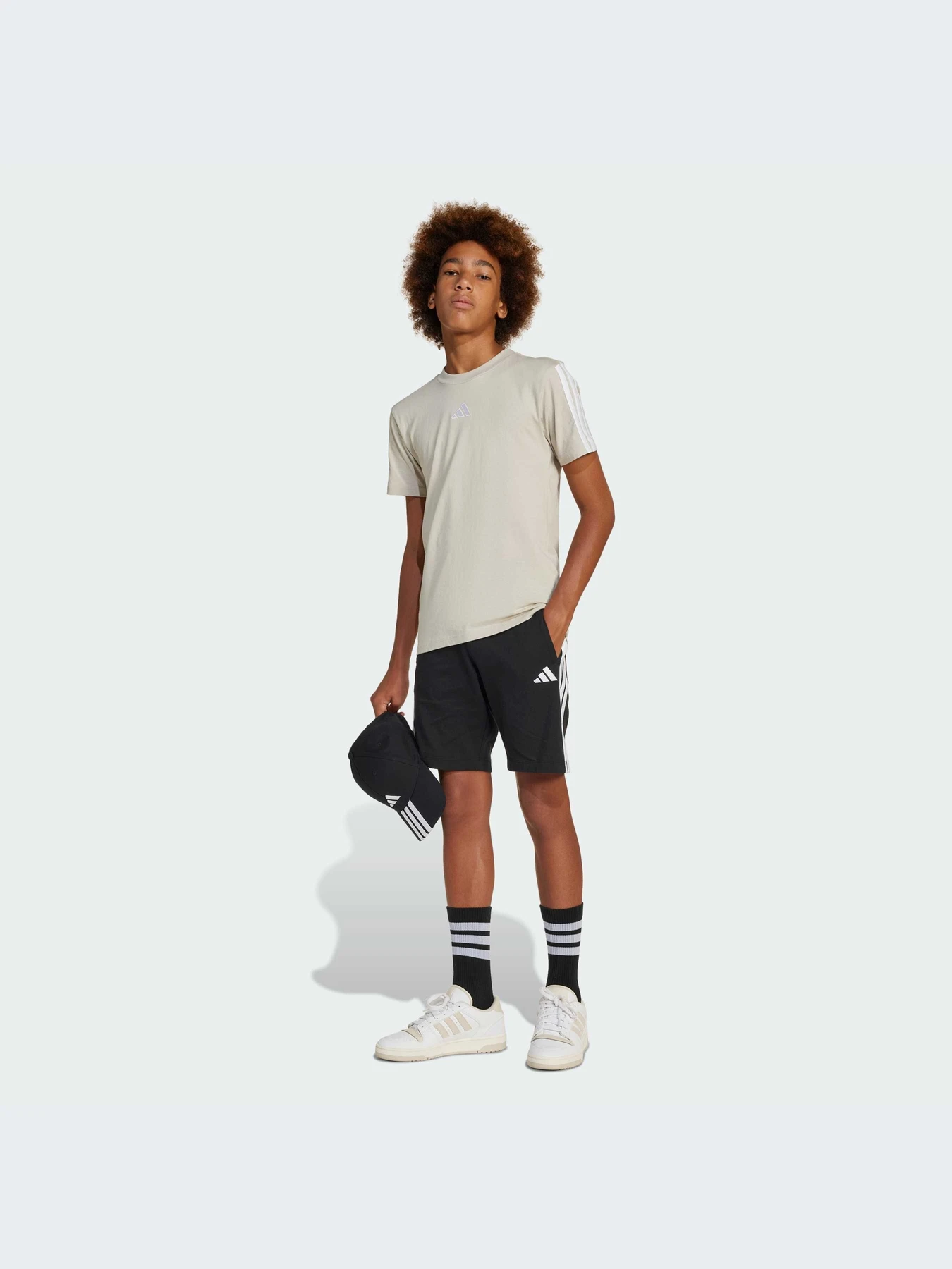 Шорты Adidas модель JE0310-KZ Шорты Adidas модель JE0310-KZ Фото