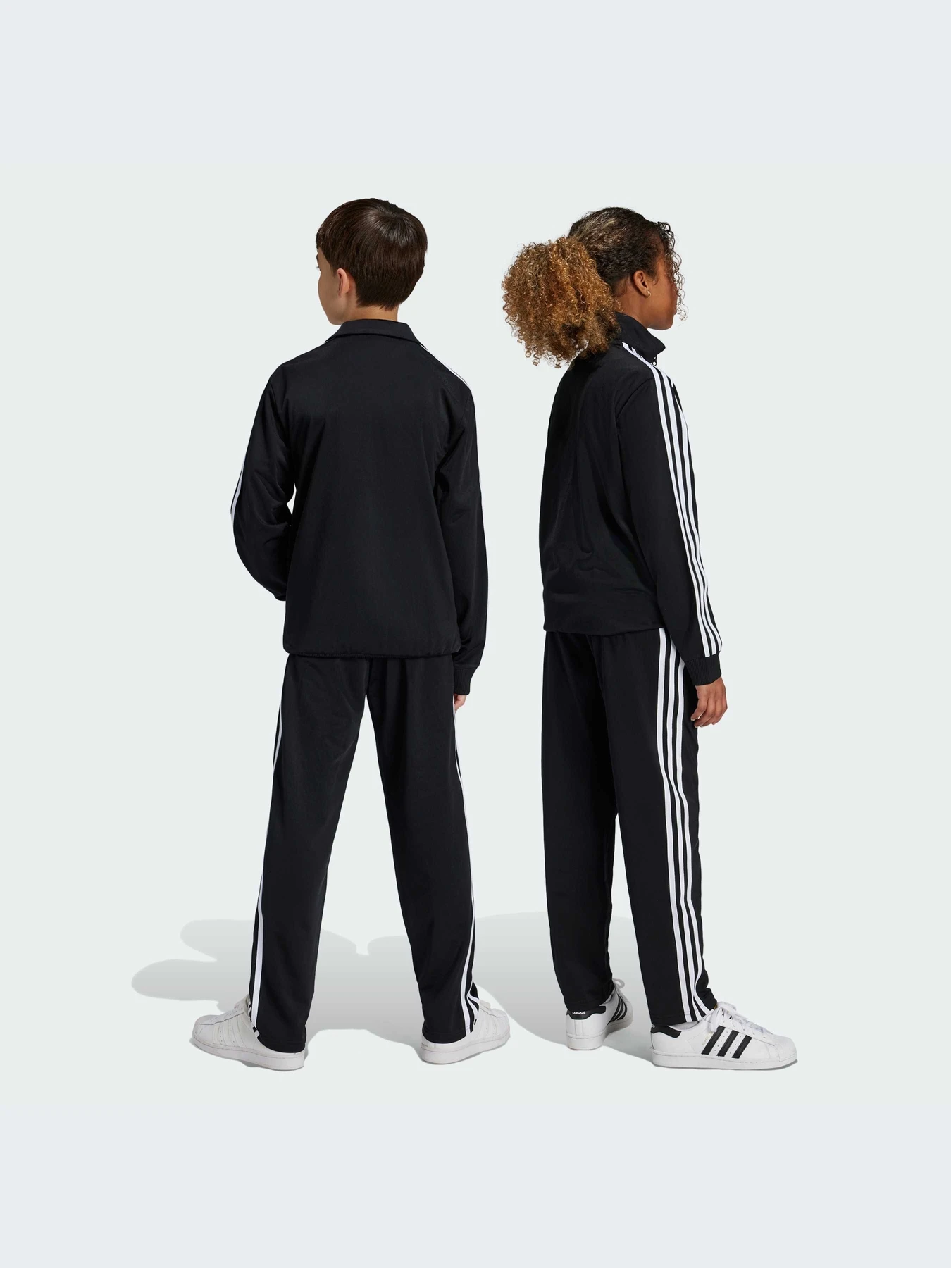Брюки Adidas Adicolor модель IY9805-KZ Брюки Adidas Adicolor модель IY9805-KZ Фото