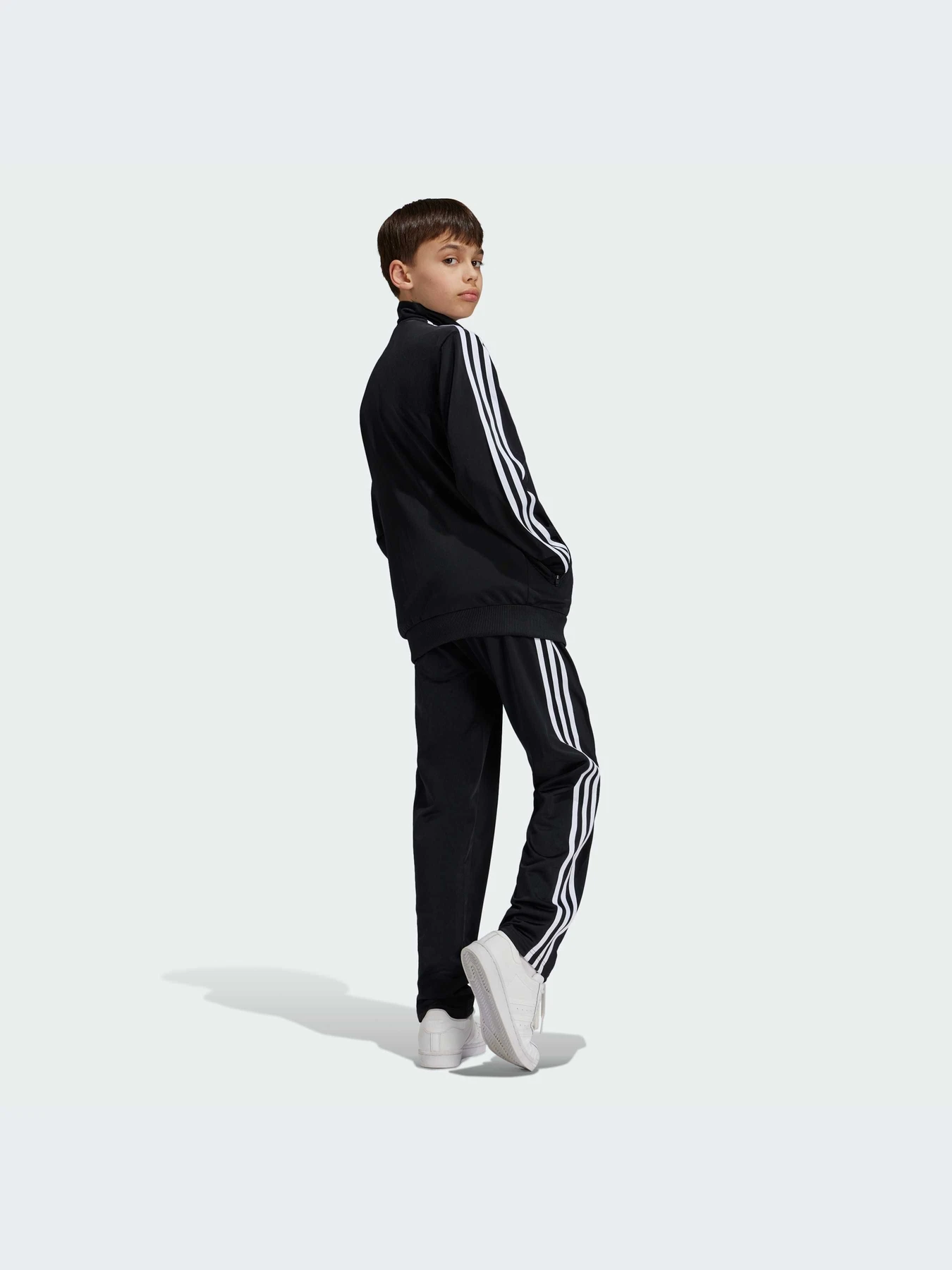 Брюки Adidas Adicolor модель IY9805-KZ Брюки Adidas Adicolor модель IY9805-KZ Фото
