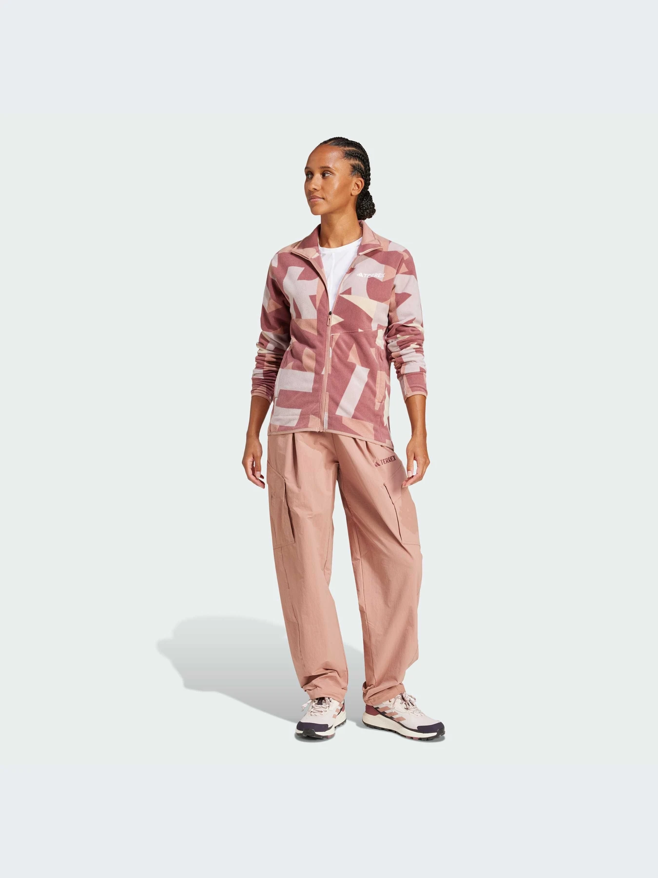Куртки и дубленки Adidas модель JF9062-KZ Куртки и дубленки Adidas модель JF9062-KZ Фото