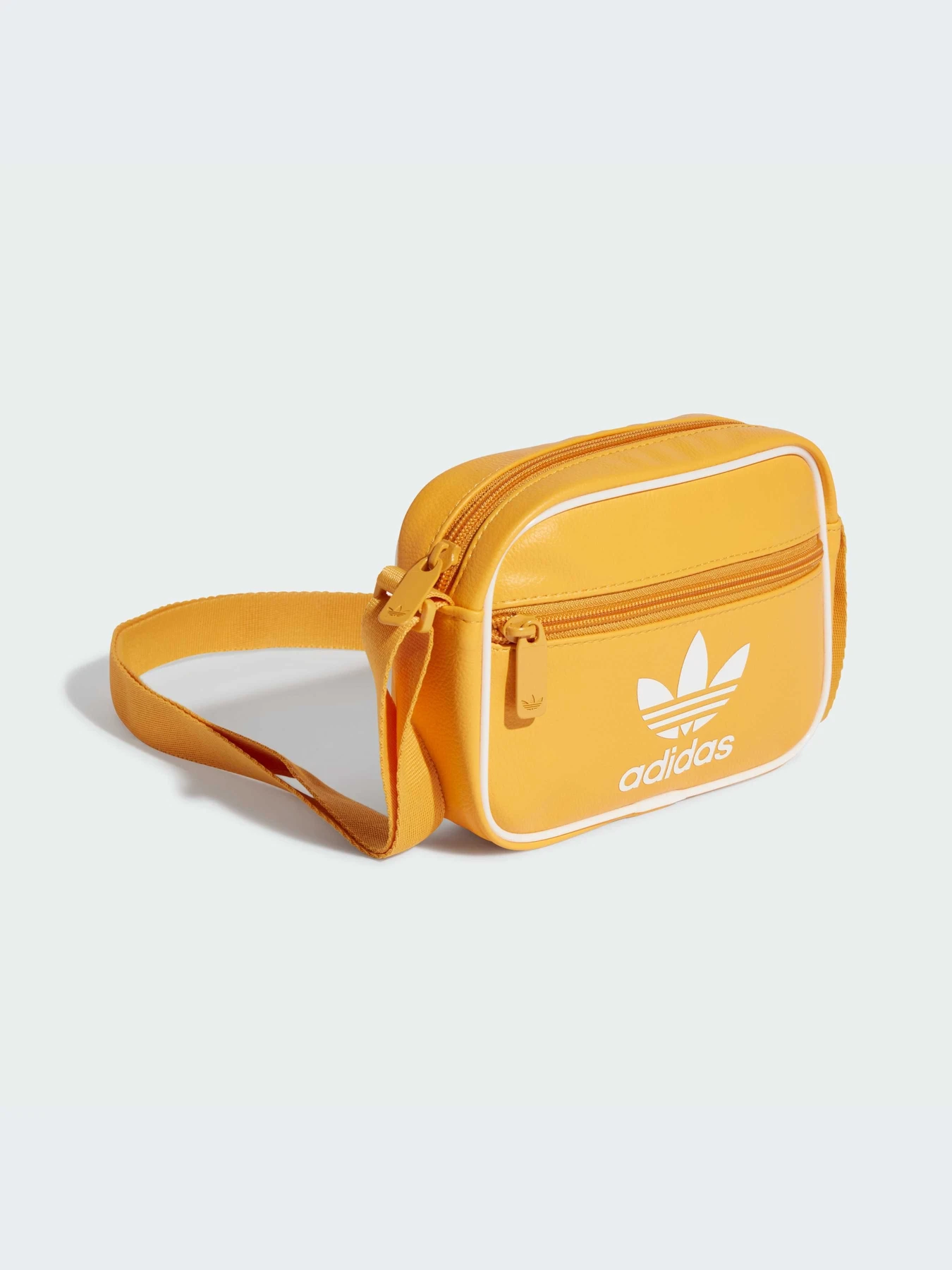 Сумки Adidas Adicolor модель IX7485-KZ Сумки Adidas Adicolor модель IX7485-KZ Фото
