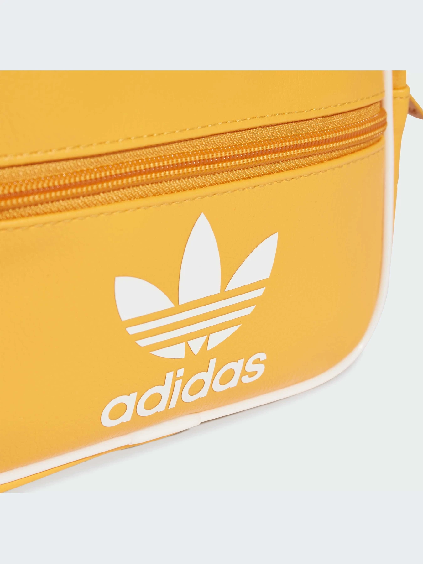 Сумки Adidas Adicolor модель IX7485-KZ Сумки Adidas Adicolor модель IX7485-KZ Фото