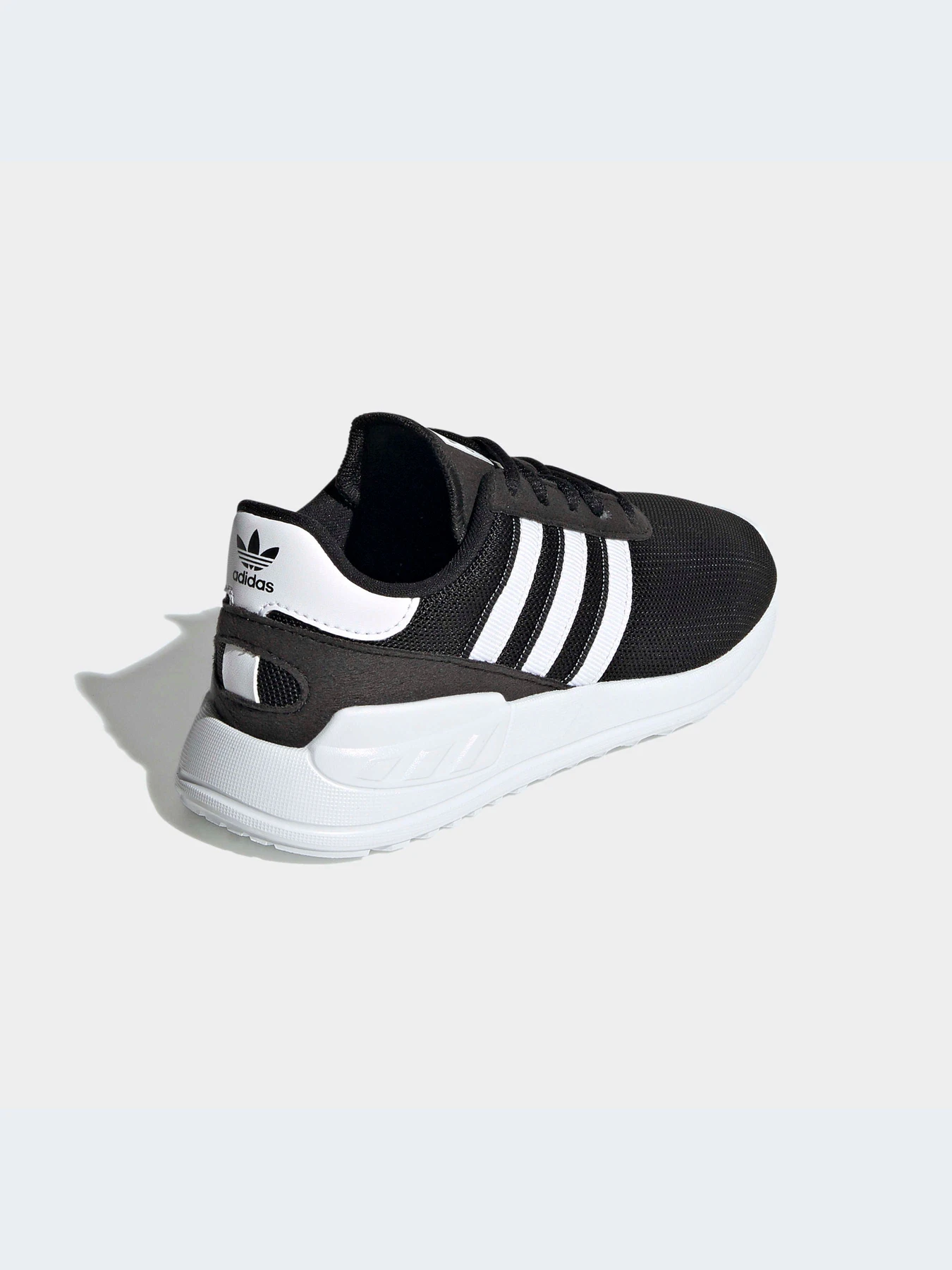 Кроссовки Adidas модель FW5842-KZ Кроссовки Adidas модель FW5842-KZ Фото