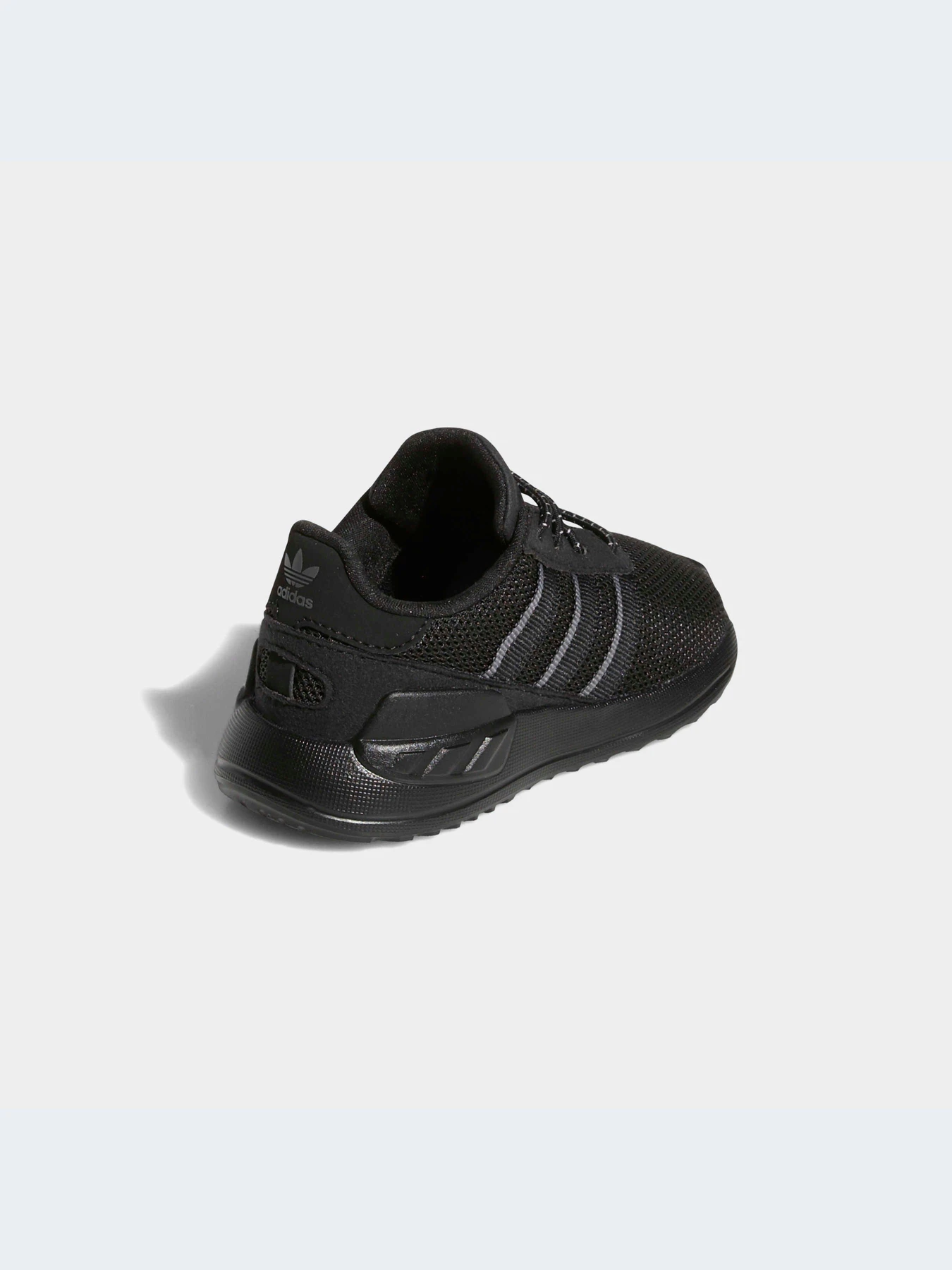 Кроссовки Adidas модель FW8275-KZ Кроссовки Adidas модель FW8275-KZ Фото