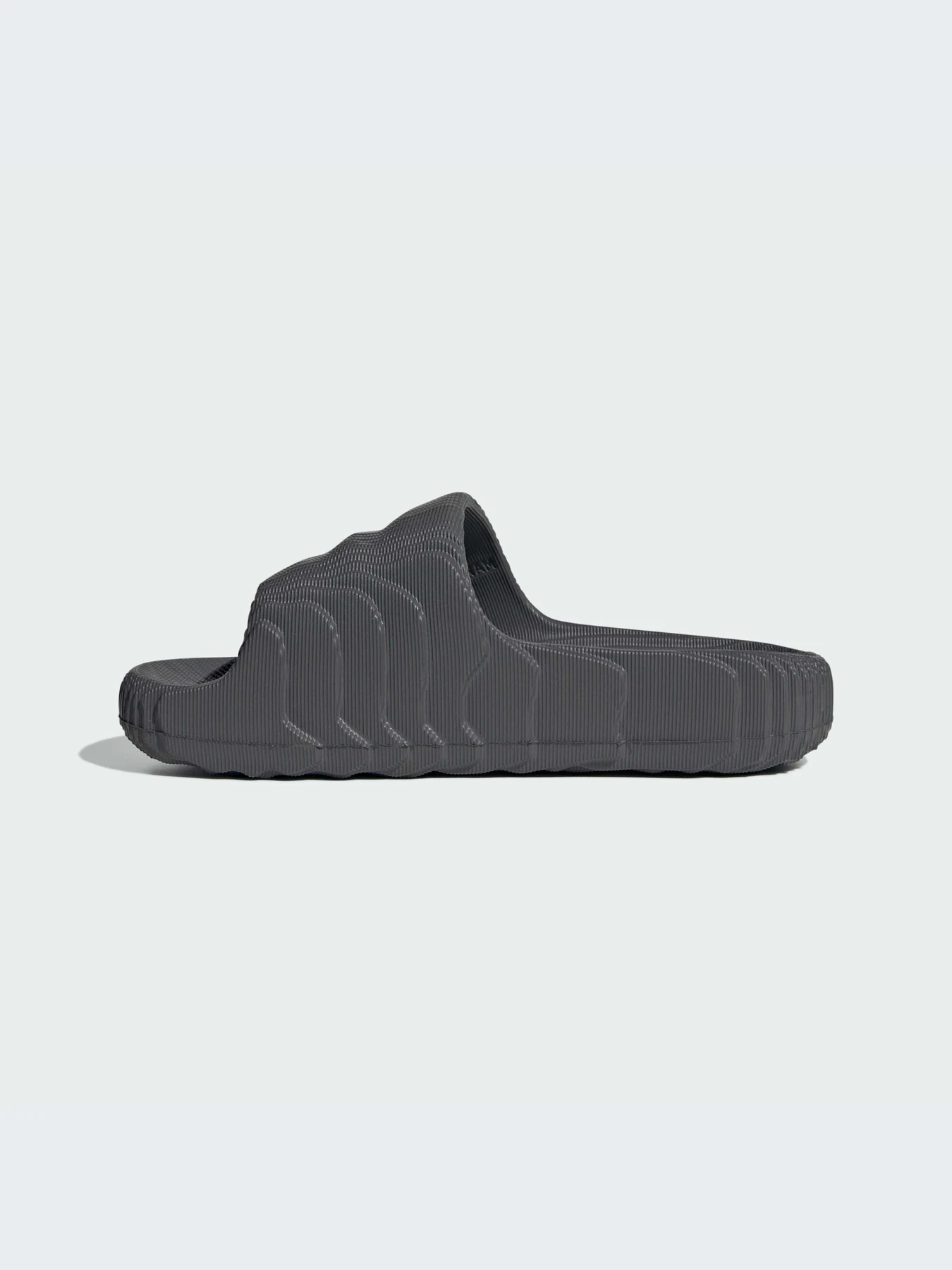 Шлёпанцы Adidas Adilette модель ID1012-KZ Шлёпанцы Adidas Adilette модель ID1012-KZ Фото