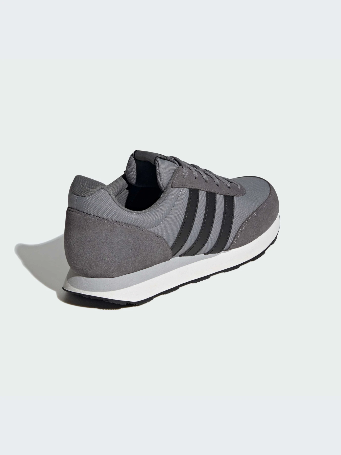 Кроссовки Adidas модель IE3827-KZ Кроссовки Adidas модель IE3827-KZ Фото
