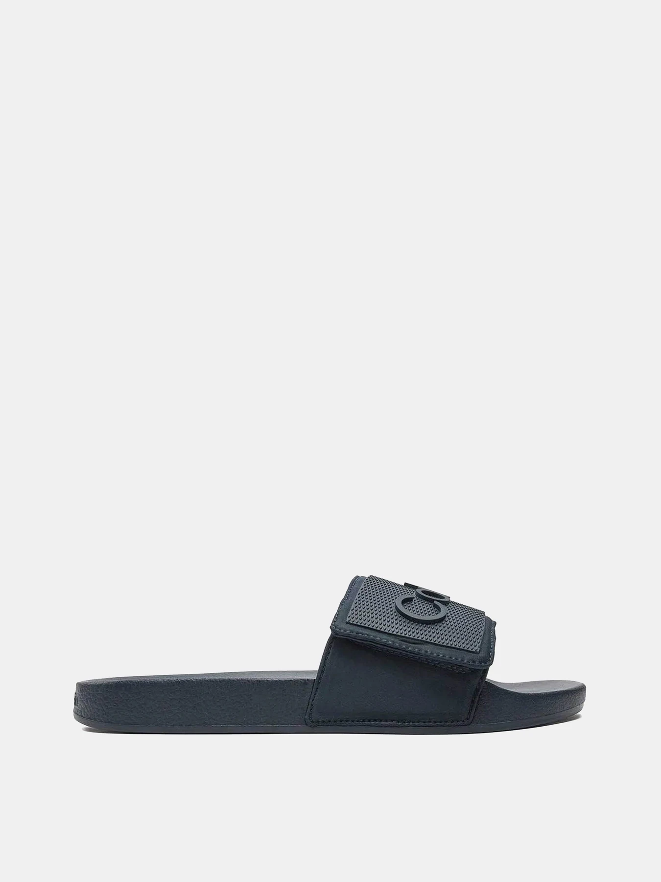 Шлёпанцы Calvin Klein модель HM0HM01437-DW4 Шлёпанцы Calvin Klein модель HM0HM01437-DW4 Фото