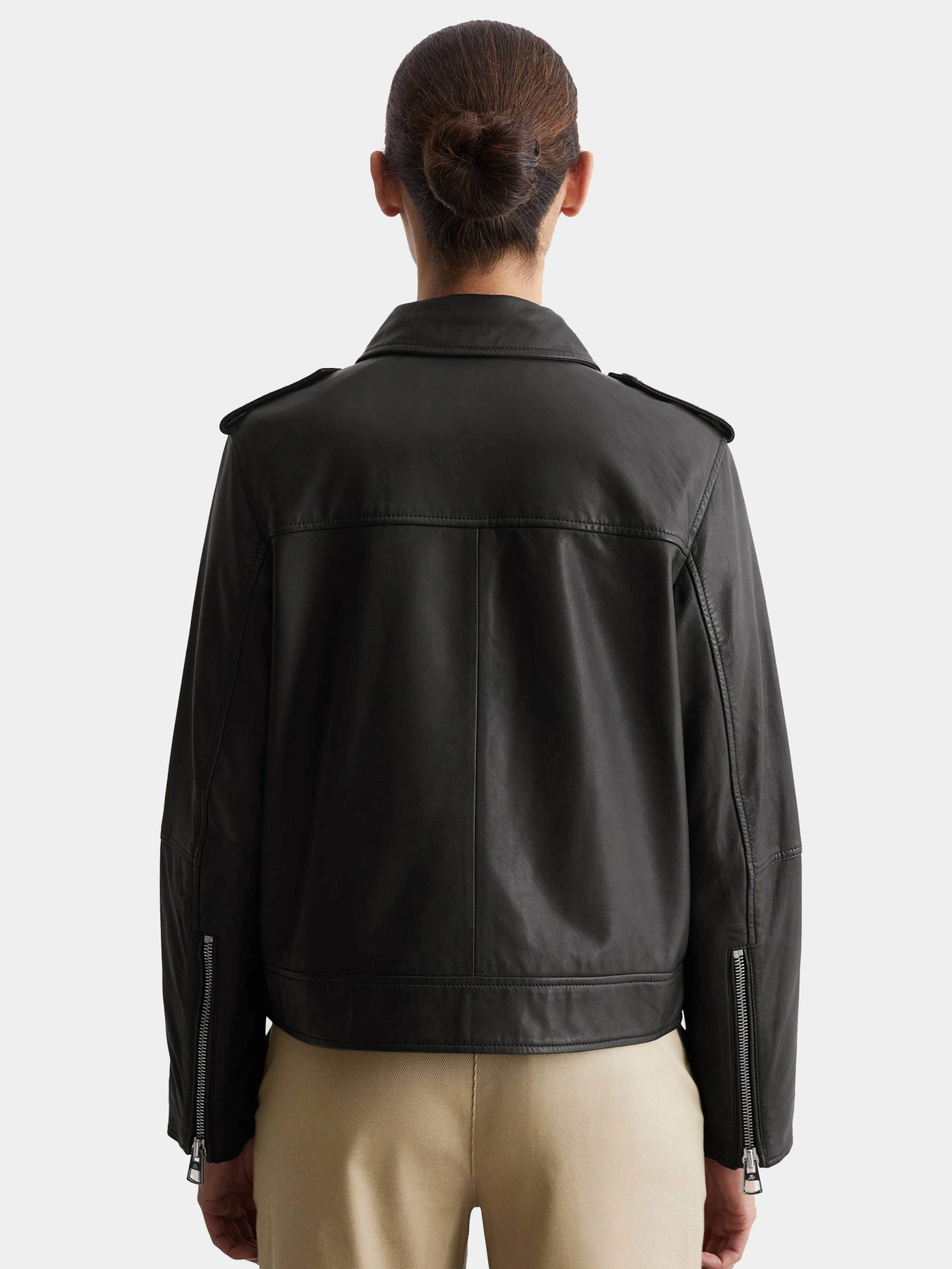 Куртки и дубленки Marc O’Polo модель 500702373037_990 Фото