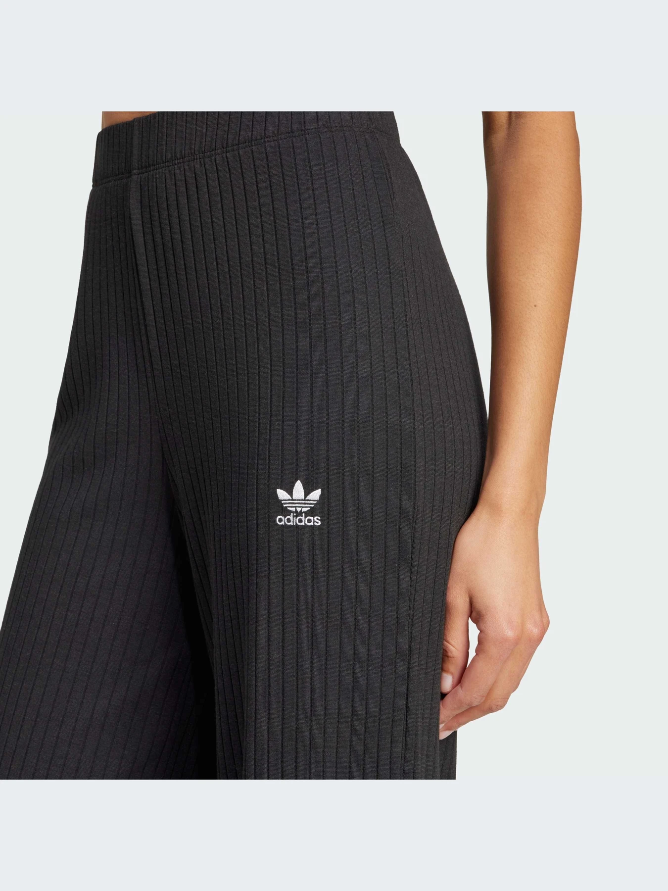 Брюки Adidas модель JD1499-KZ Брюки Adidas модель JD1499-KZ Фото