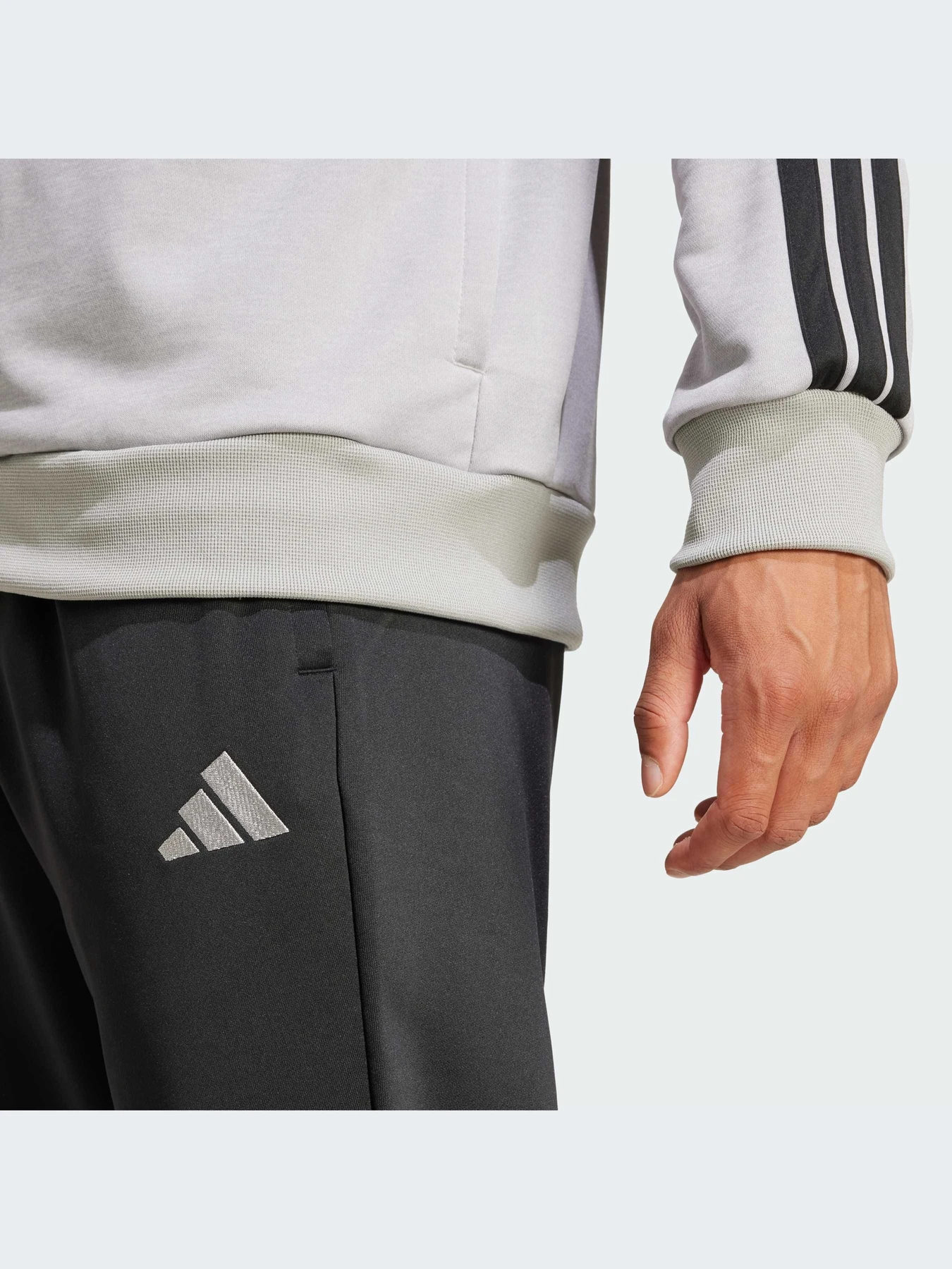 Костюмы Adidas 3 Stripes модель JI8876-KZ Костюмы Adidas 3 Stripes модель JI8876-KZ Фото