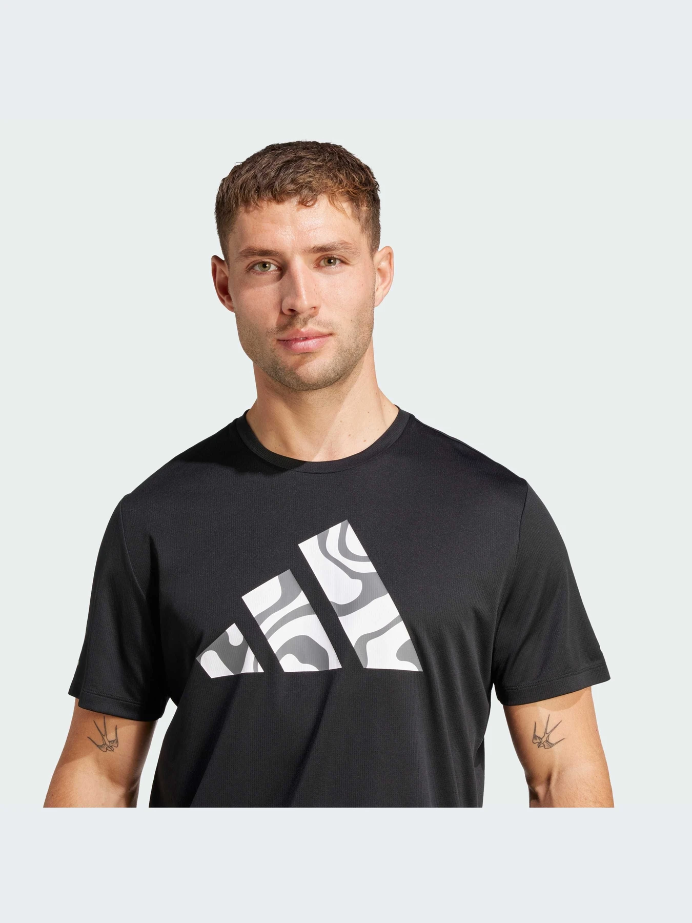 Футболки и поло Adidas модель JD2332-KZ Футболки и поло Adidas модель JD2332-KZ Фото