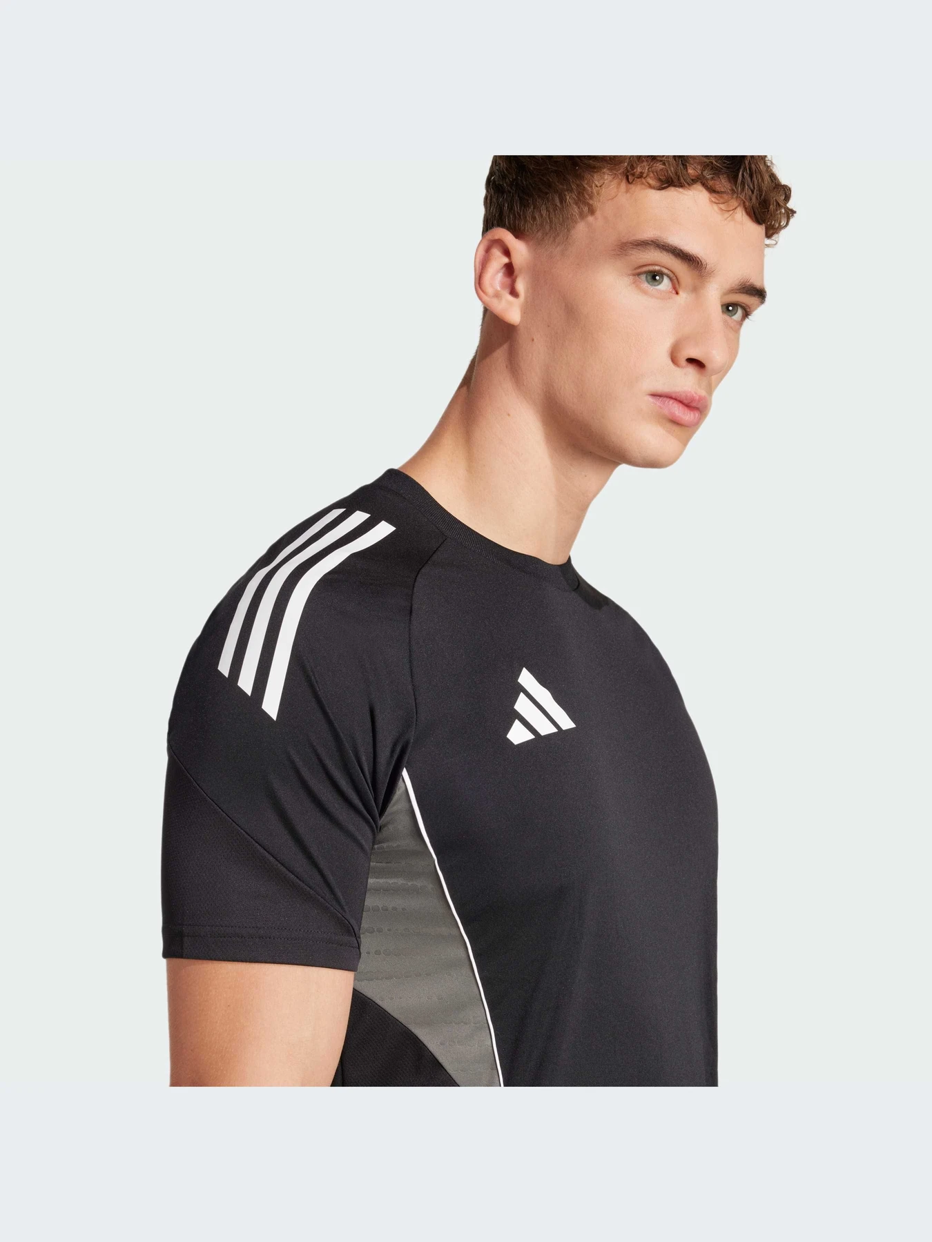Футболки и поло Adidas Tiro модель JJ1518-KZ Футболки и поло Adidas Tiro модель JJ1518-KZ Фото