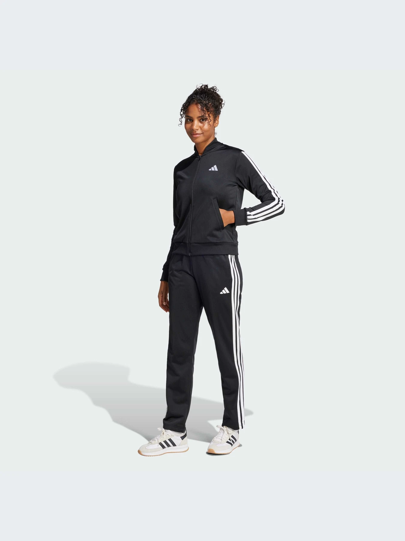 Костюмы Adidas модель JD5434-KZ Костюмы Adidas модель JD5434-KZ Фото