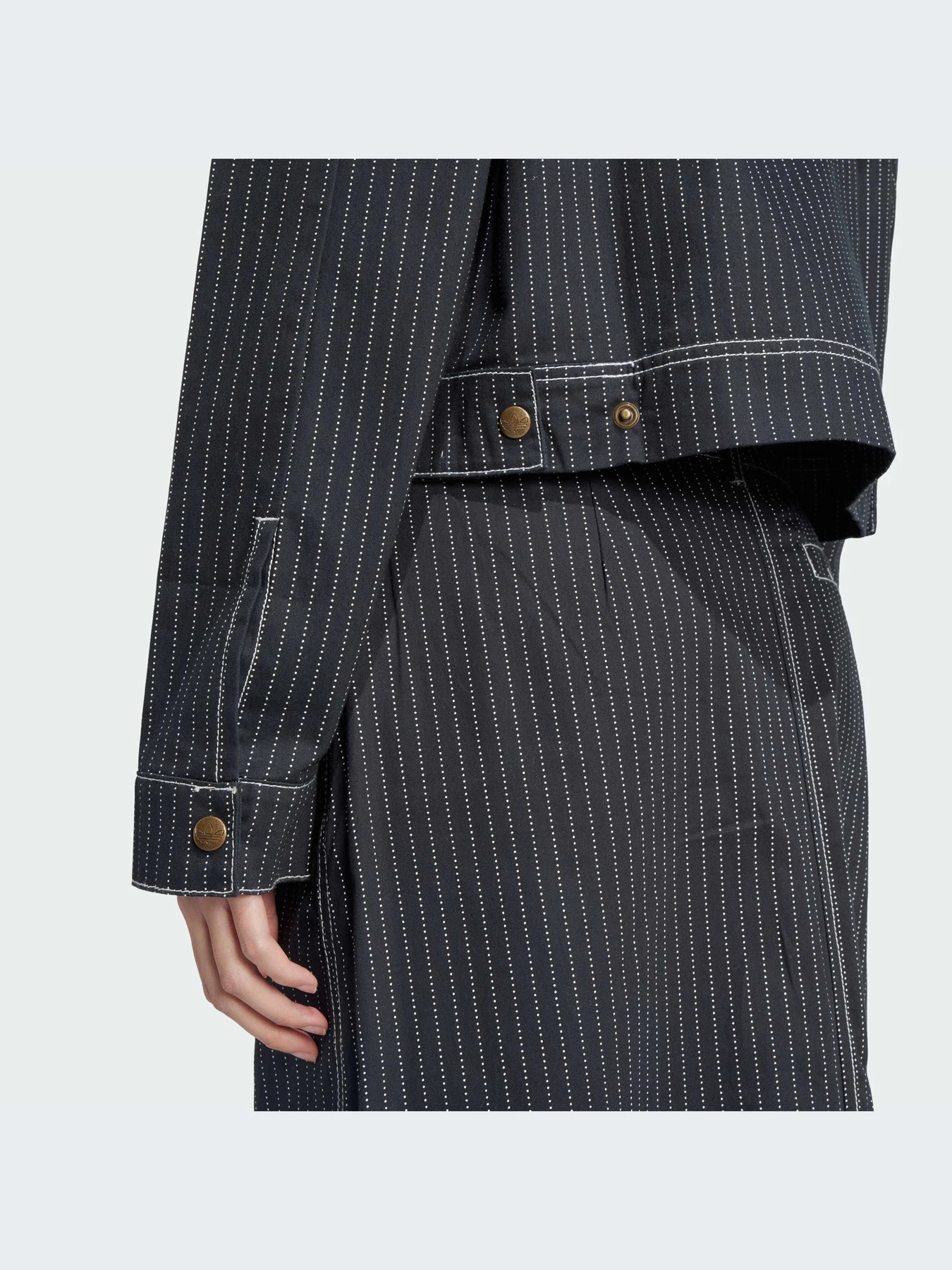 Куртки и дубленки Adidas Graphics модель JJ3141-KZ Куртки и дубленки Adidas Graphics модель JJ3141-KZ Фото