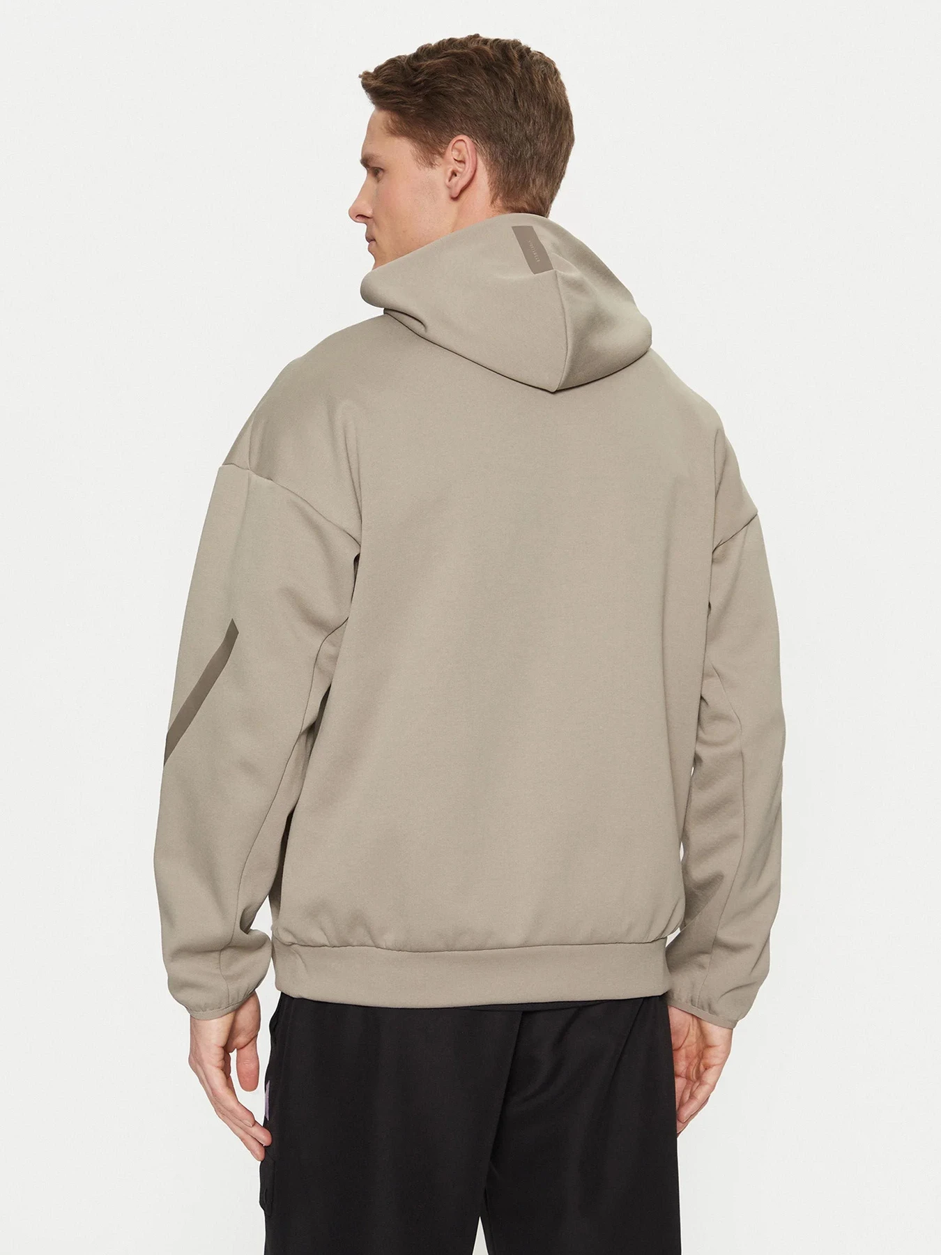 Худи и свитшоты Adidas модель JC5495 Худи и свитшоты Adidas модель JC5495 Фото