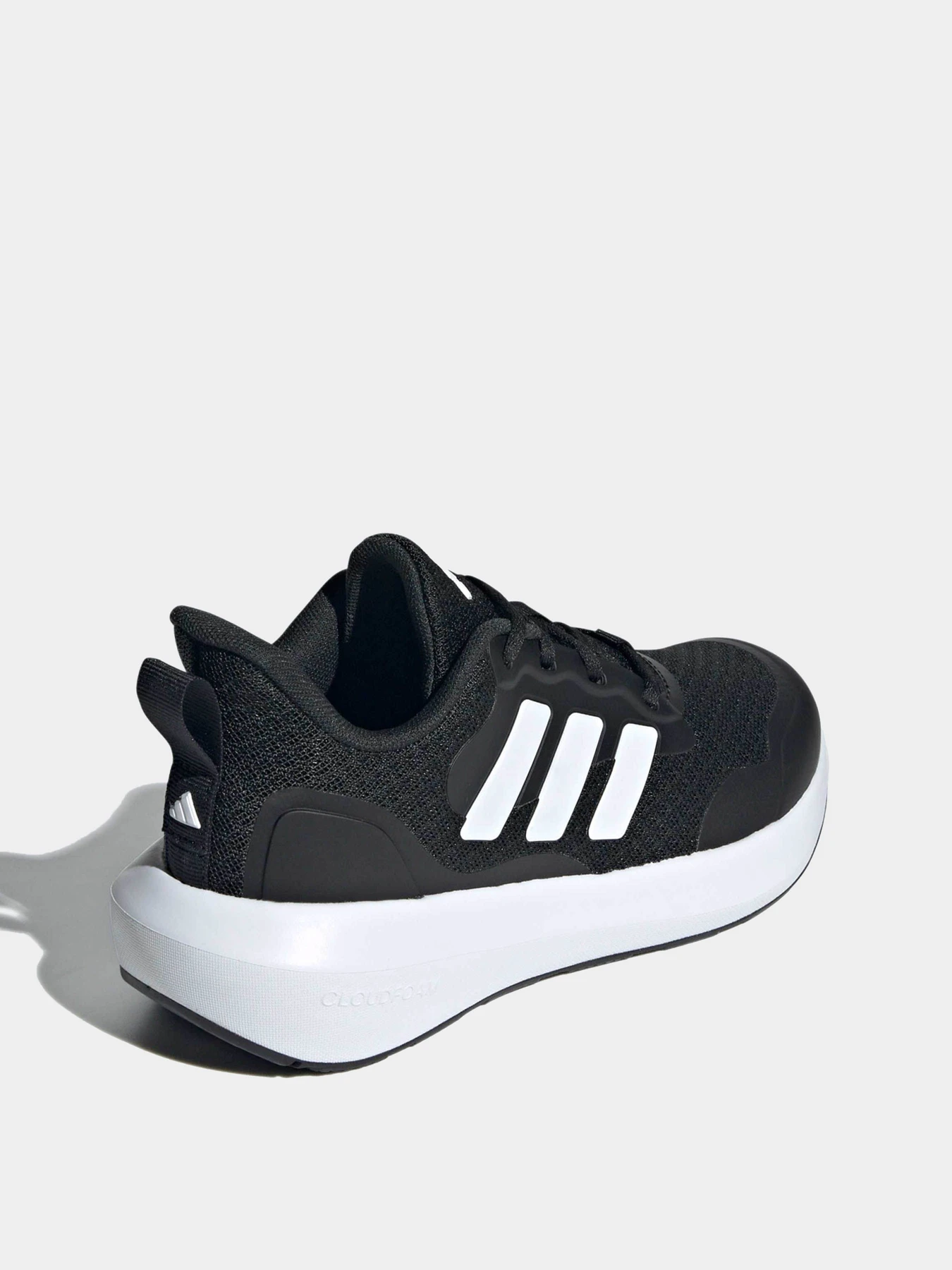 Кроссовки Adidas модель IH2844 Кроссовки Adidas модель IH2844 Фото