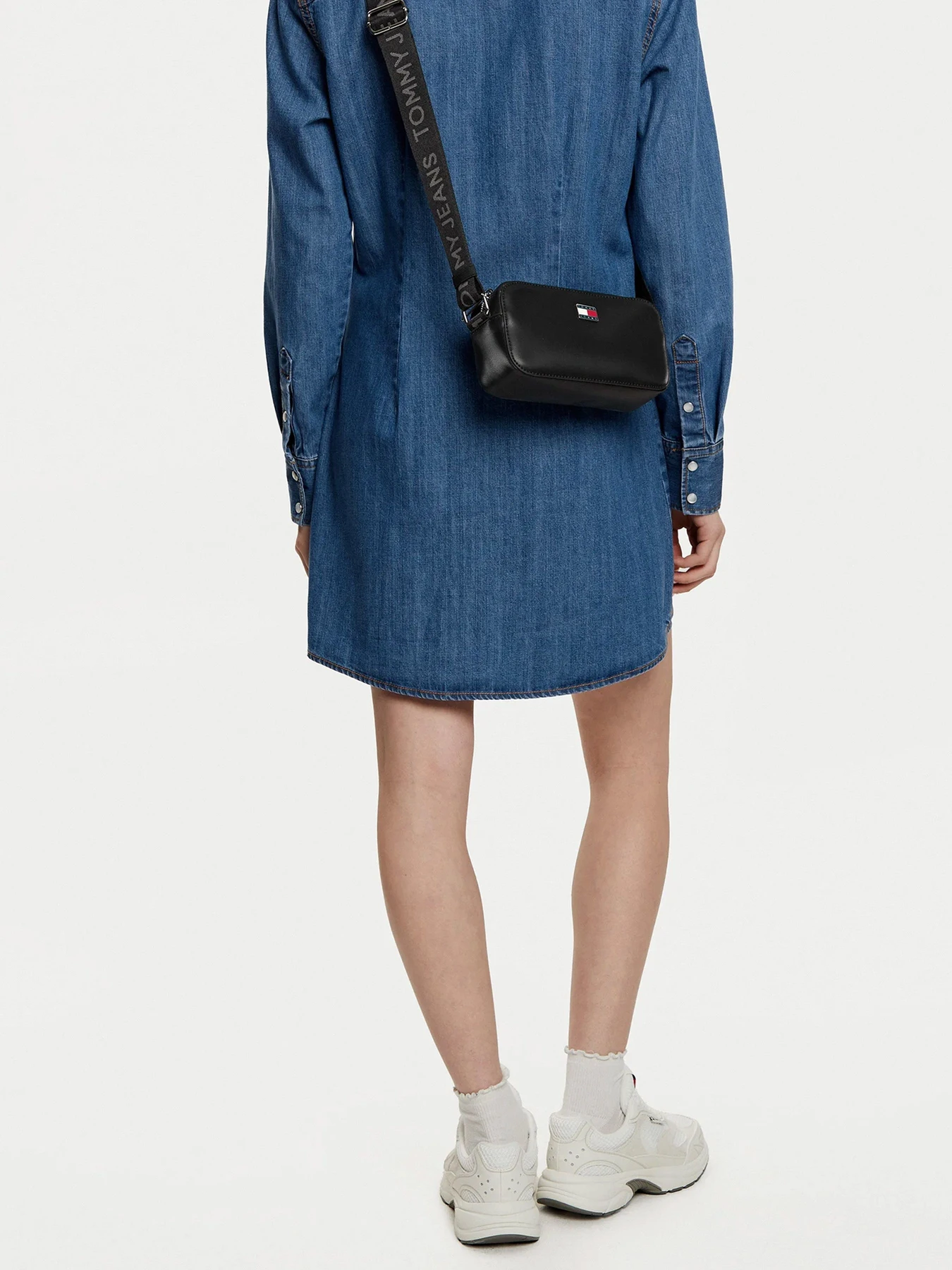 Сумки Tommy Hilfiger модель AW0AW16961-BDS Сумки Tommy Hilfiger модель AW0AW16961-BDS Фото