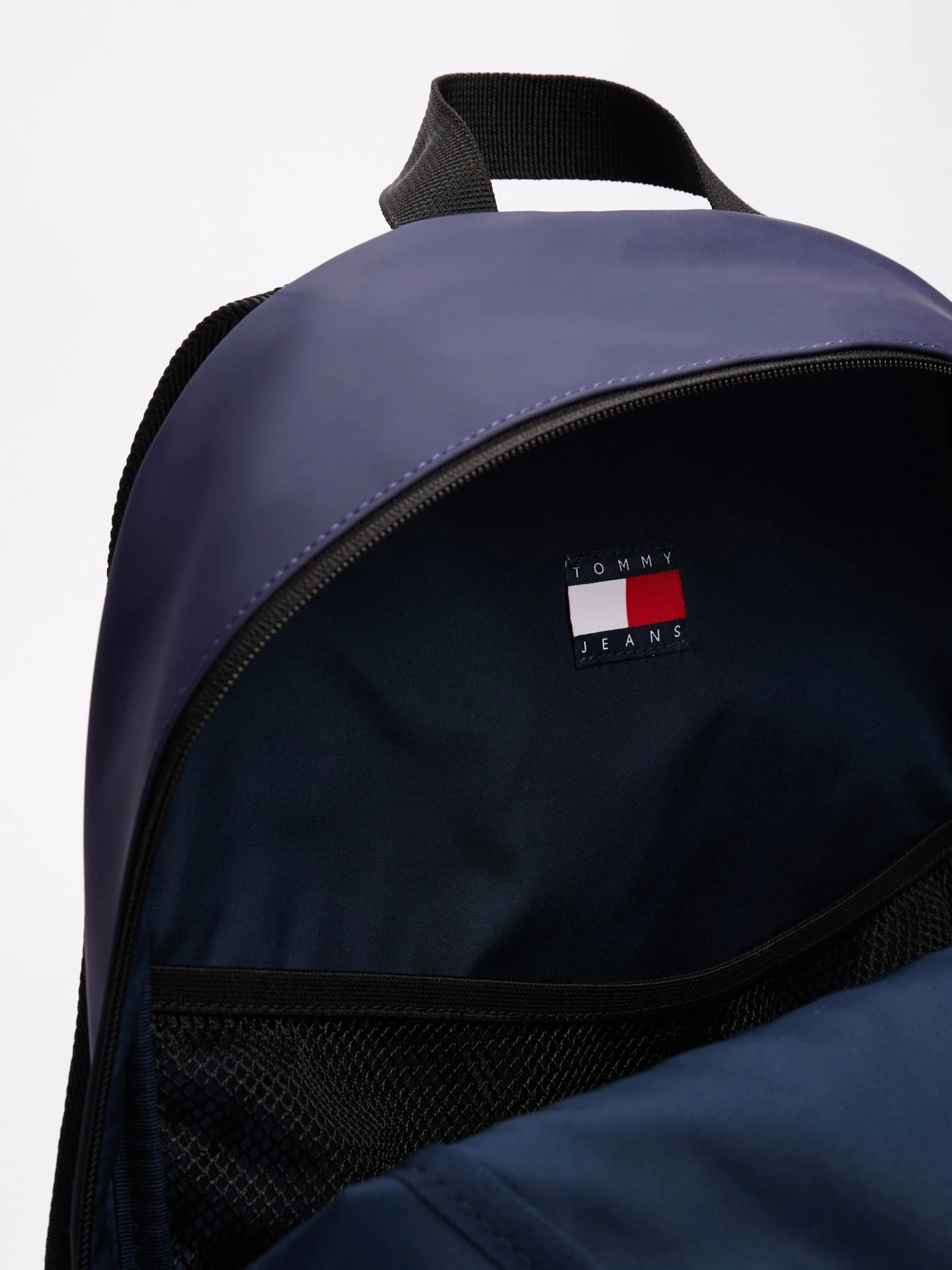 Рюкзаки Tommy Hilfiger модель AM0AM12907-DY4 Рюкзаки Tommy Hilfiger модель AM0AM12907-DY4 Фото