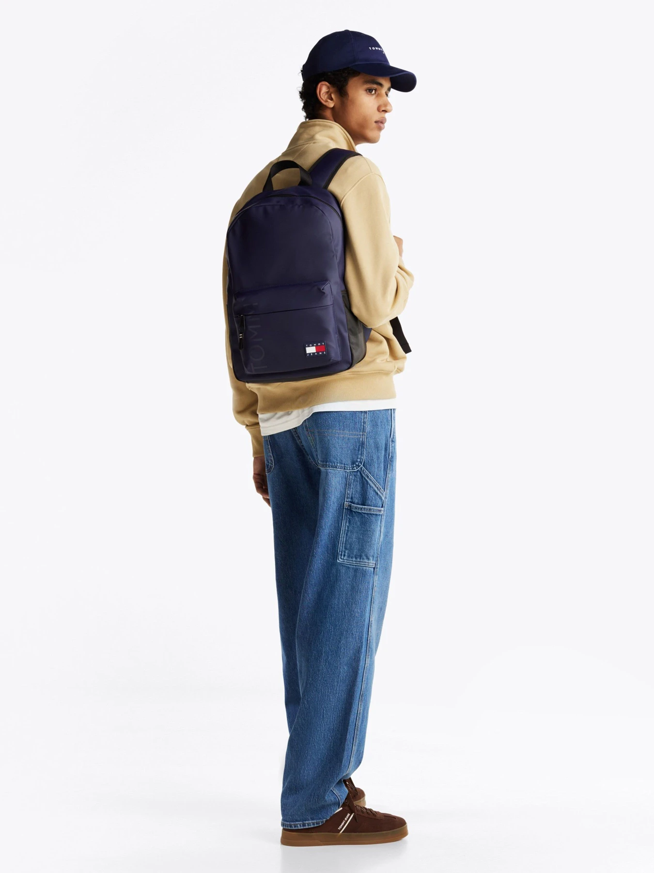 Рюкзаки Tommy Hilfiger модель AM0AM12907-DY4 Рюкзаки Tommy Hilfiger модель AM0AM12907-DY4 Фото